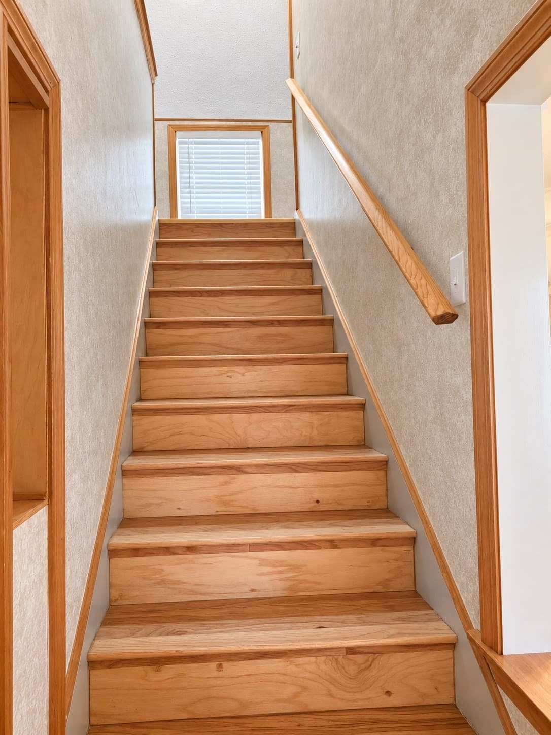 Single Family Residence at 32 Heroult Rd, Worcester MA 01606, Worcester, photo 18 of 34