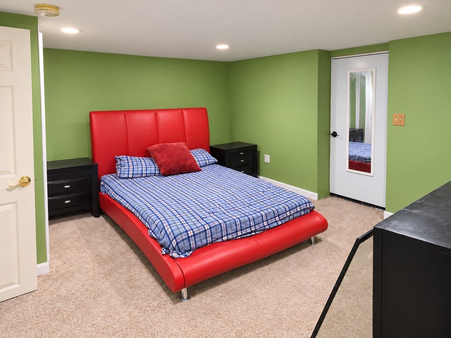 Single Family Residence at 32 Heroult Rd, Worcester MA 01606, Worcester, photo 11 of 34