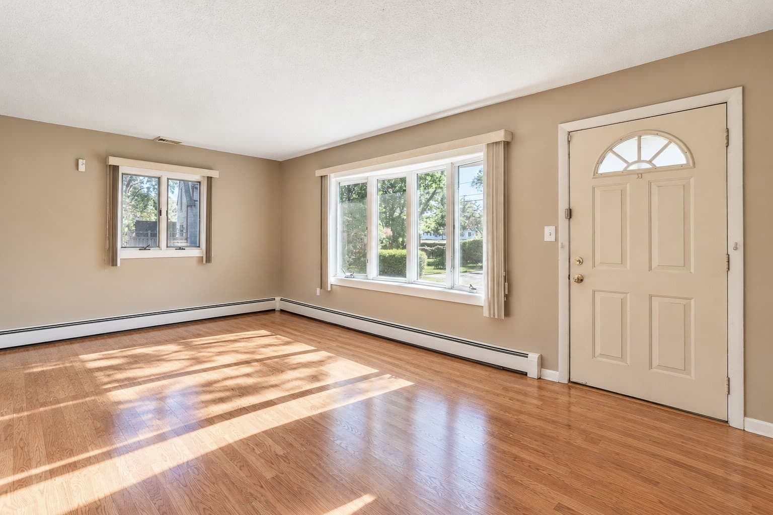 Single Family Residence at 297 Bakerville Rd, Dartmouth MA 02748, Dartmouth, photo 3 of 22