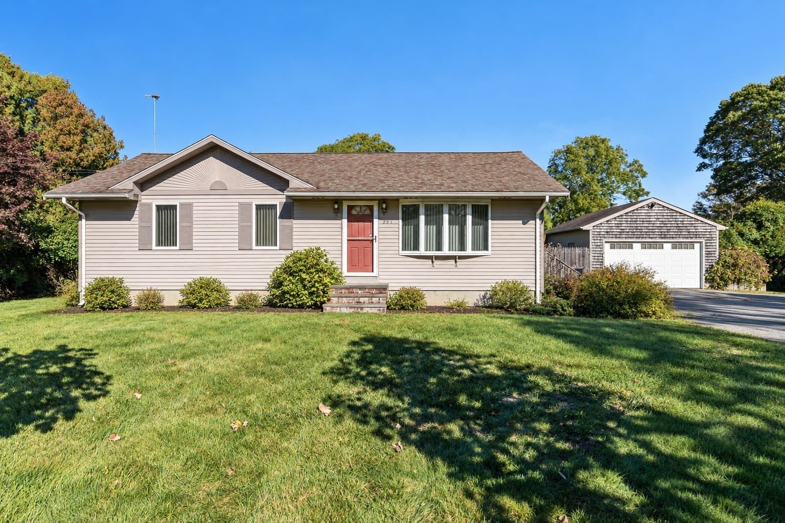 297 Bakerville Rd, Dartmouth MA 02748