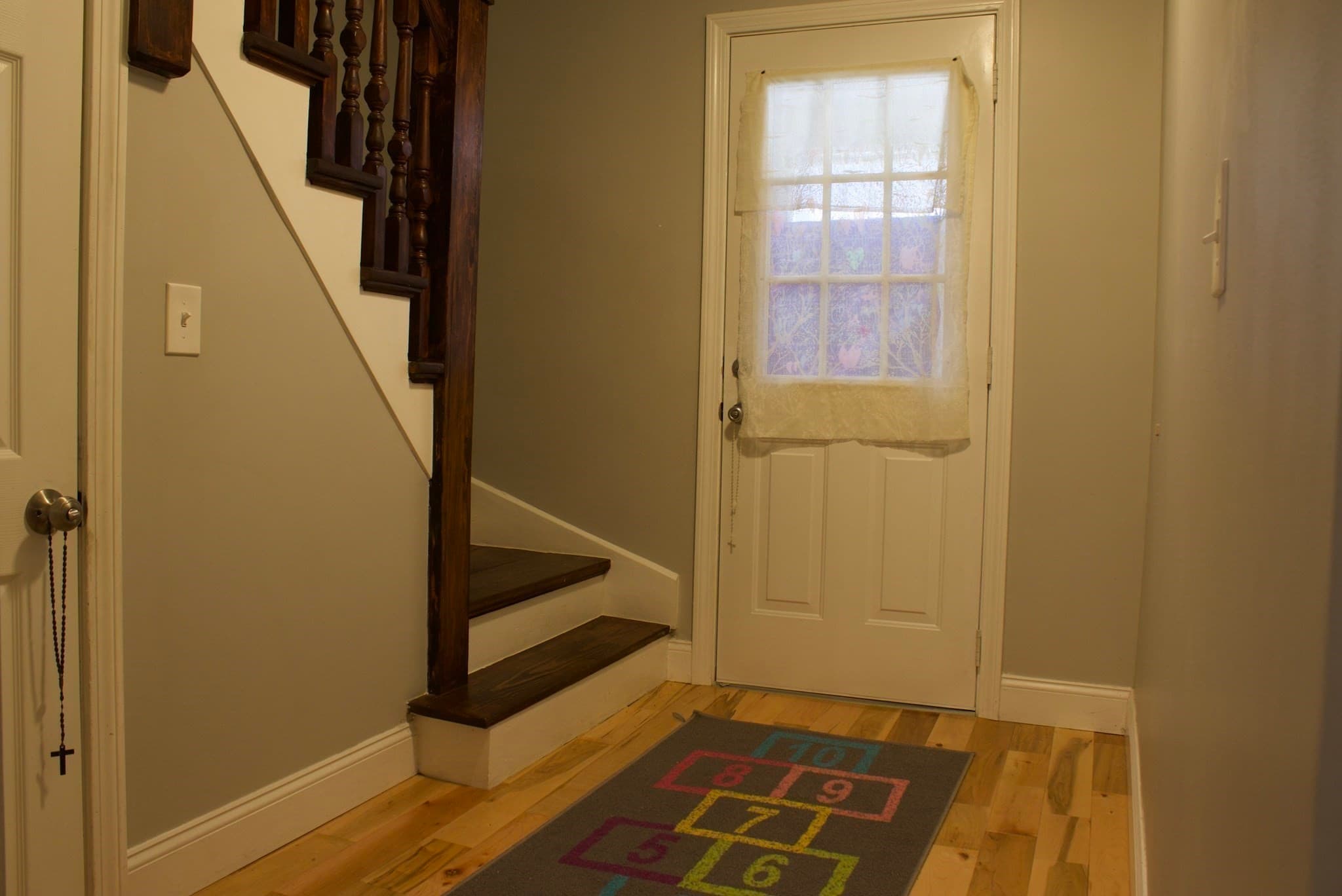 Single Family Residence at 15 Draper Rd, Gardner MA 01440, Gardner, photo 2 of 16