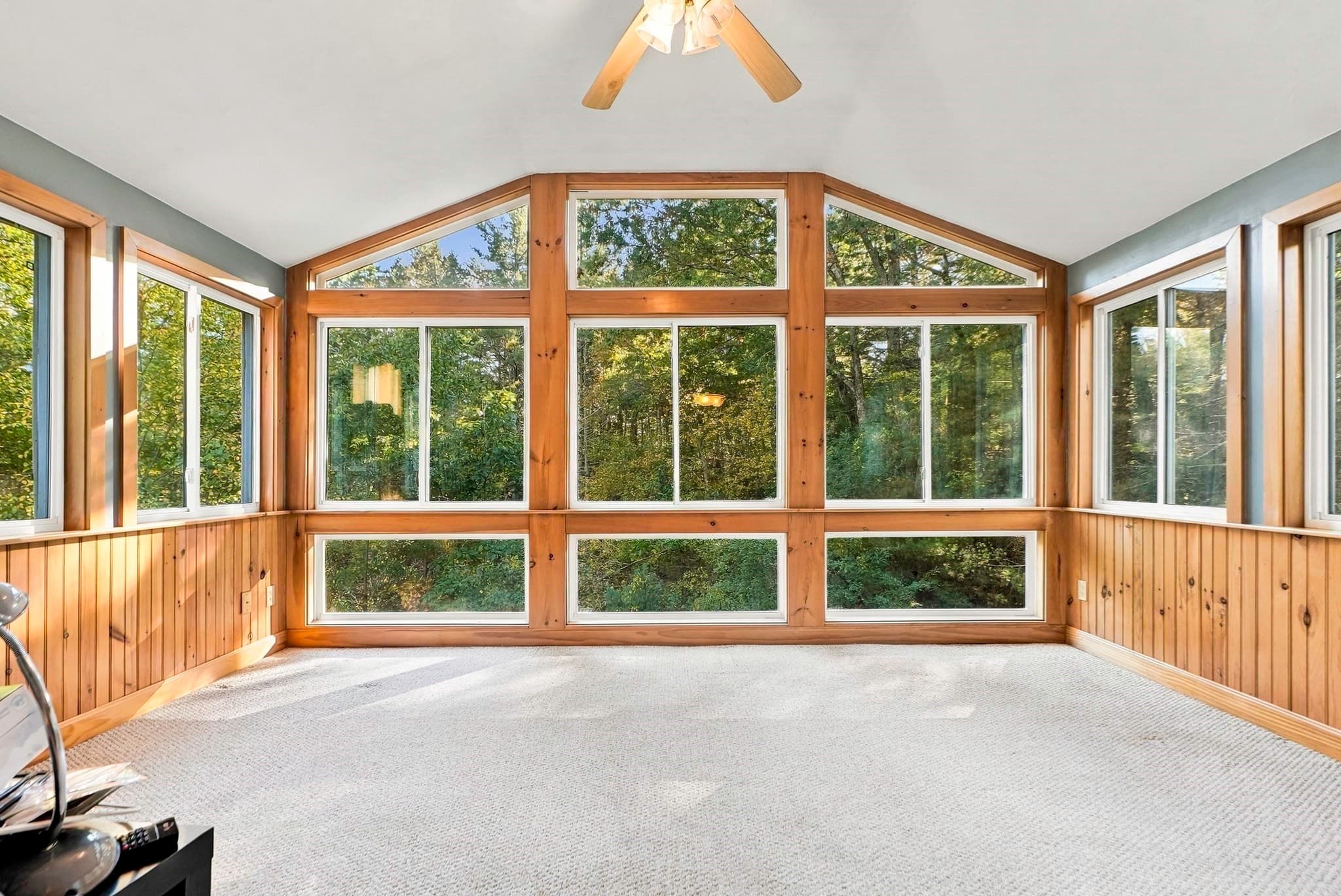 Single Family Residence at 565 Hartford Ave E, Uxbridge MA 01569, Uxbridge, photo 6 of 25