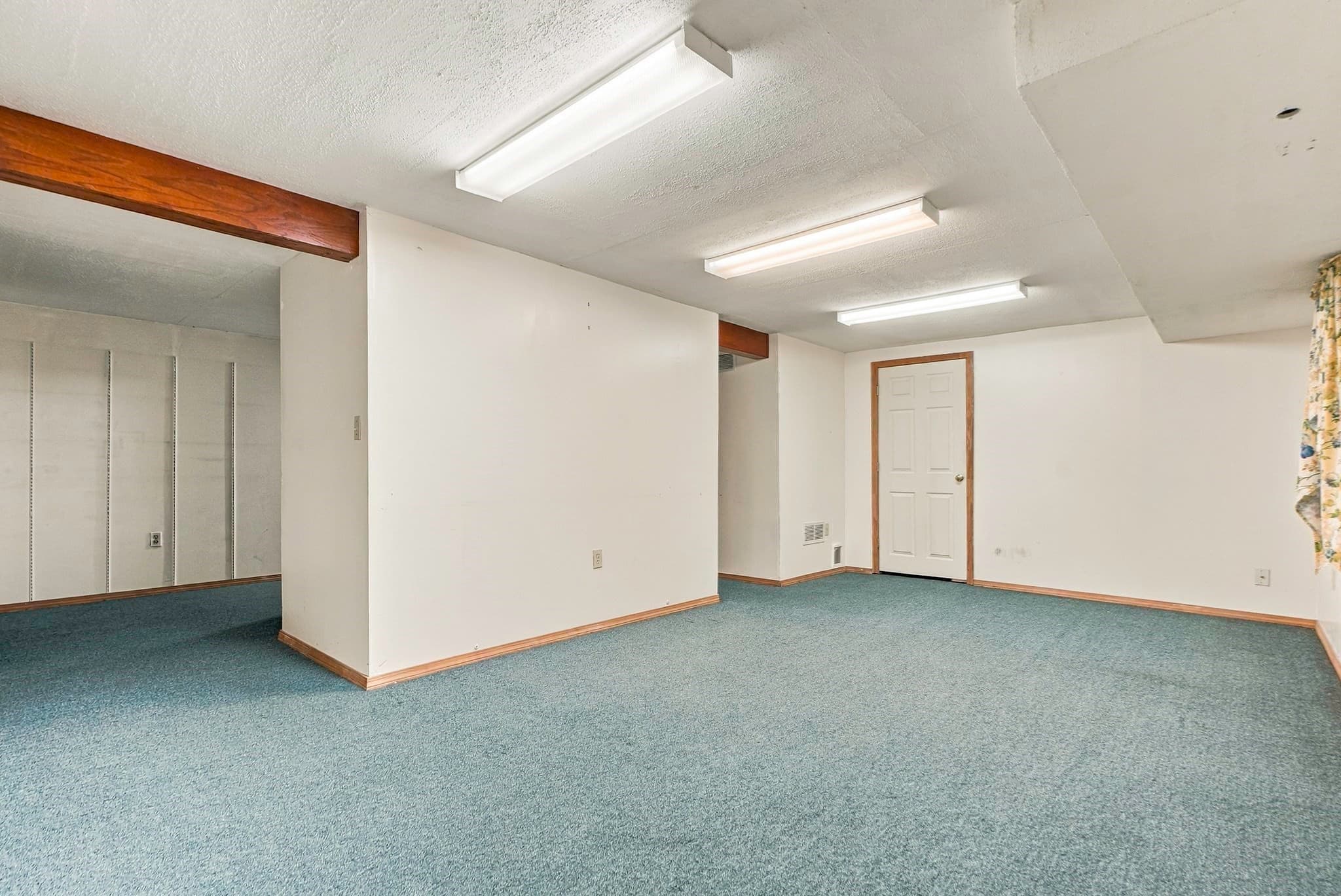 Single Family Residence at 565 Hartford Ave E, Uxbridge MA 01569, Uxbridge, photo 16 of 25