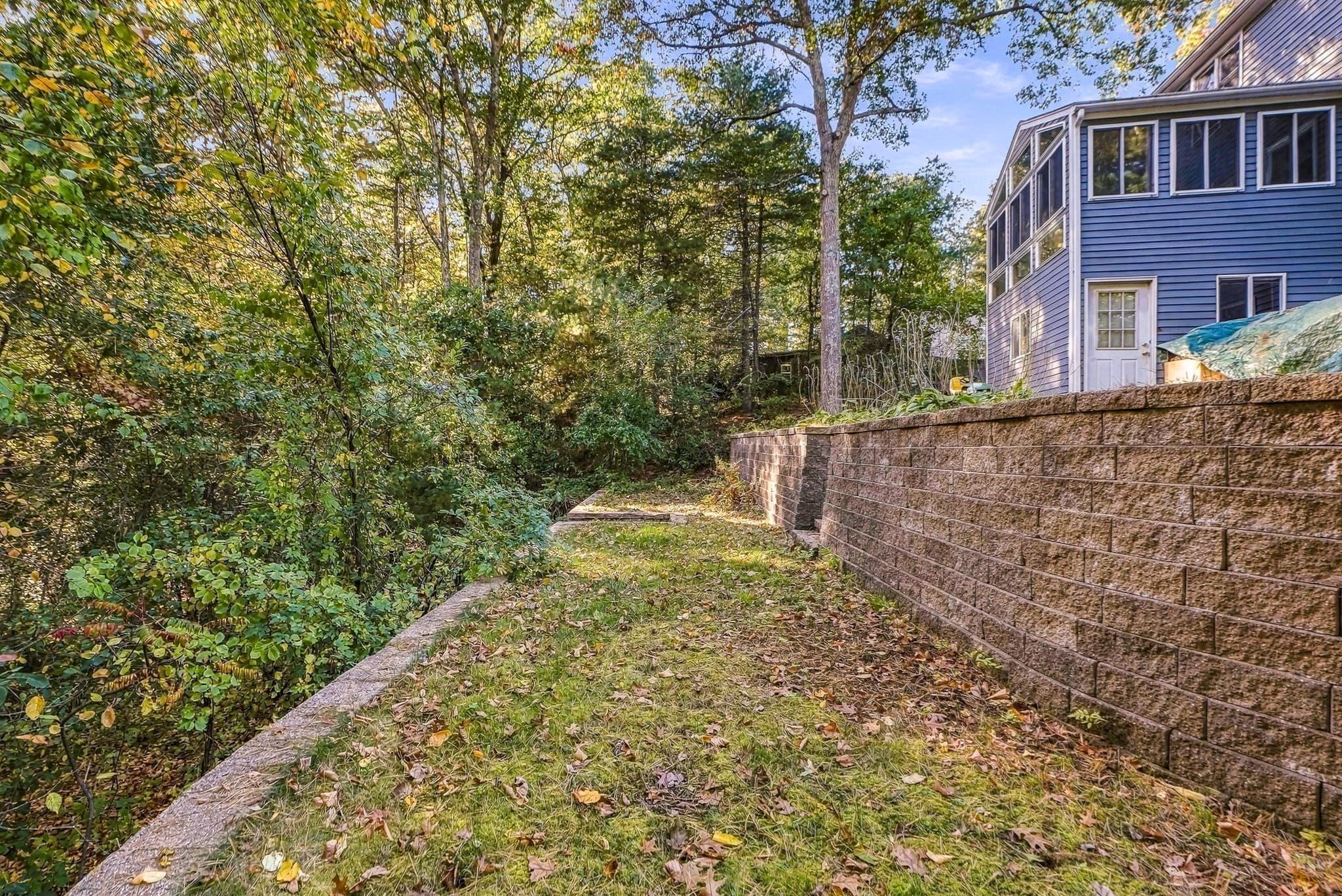Single Family Residence at 565 Hartford Ave E, Uxbridge MA 01569, Uxbridge, photo 20 of 25