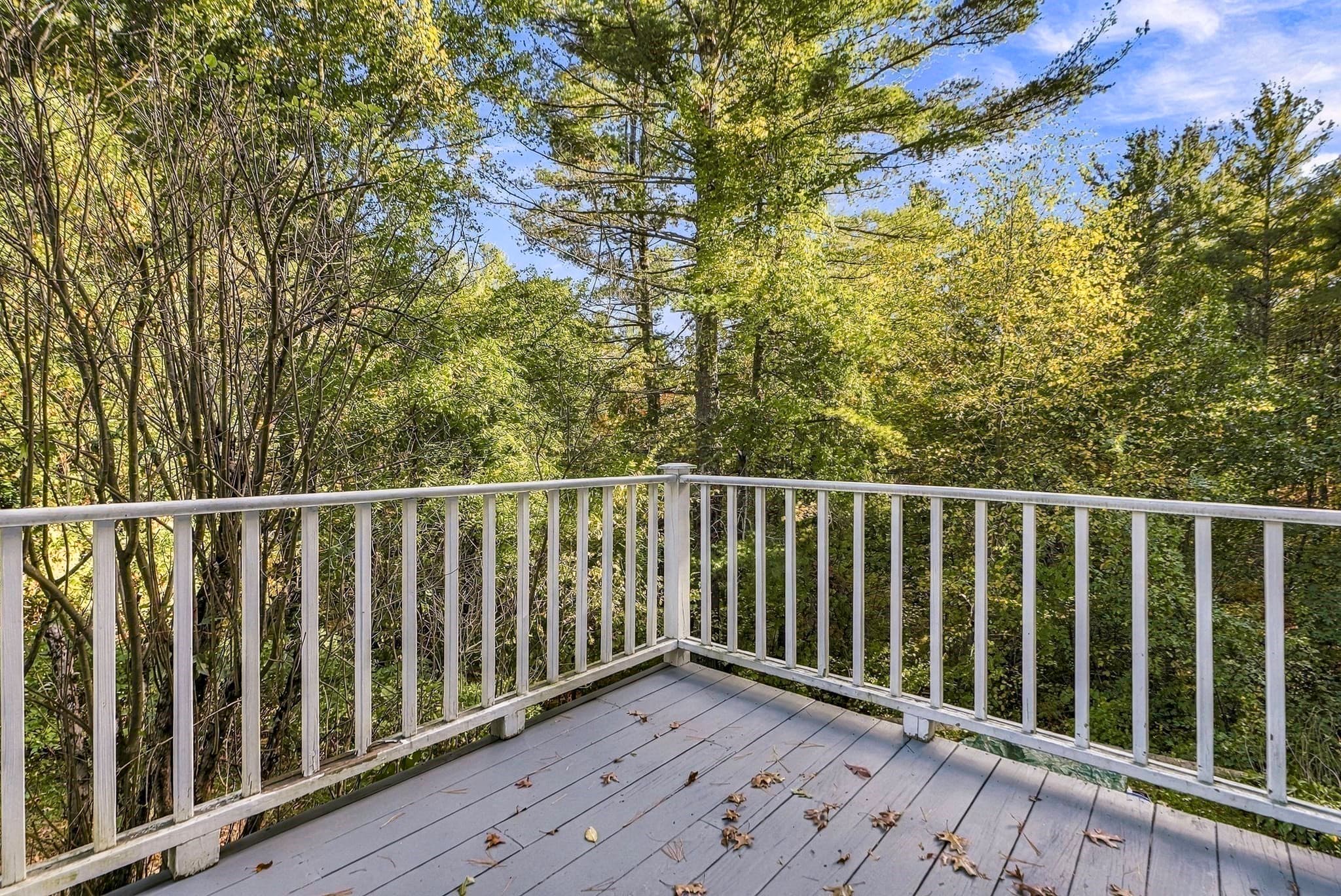 Single Family Residence at 565 Hartford Ave E, Uxbridge MA 01569, Uxbridge, photo 4 of 25