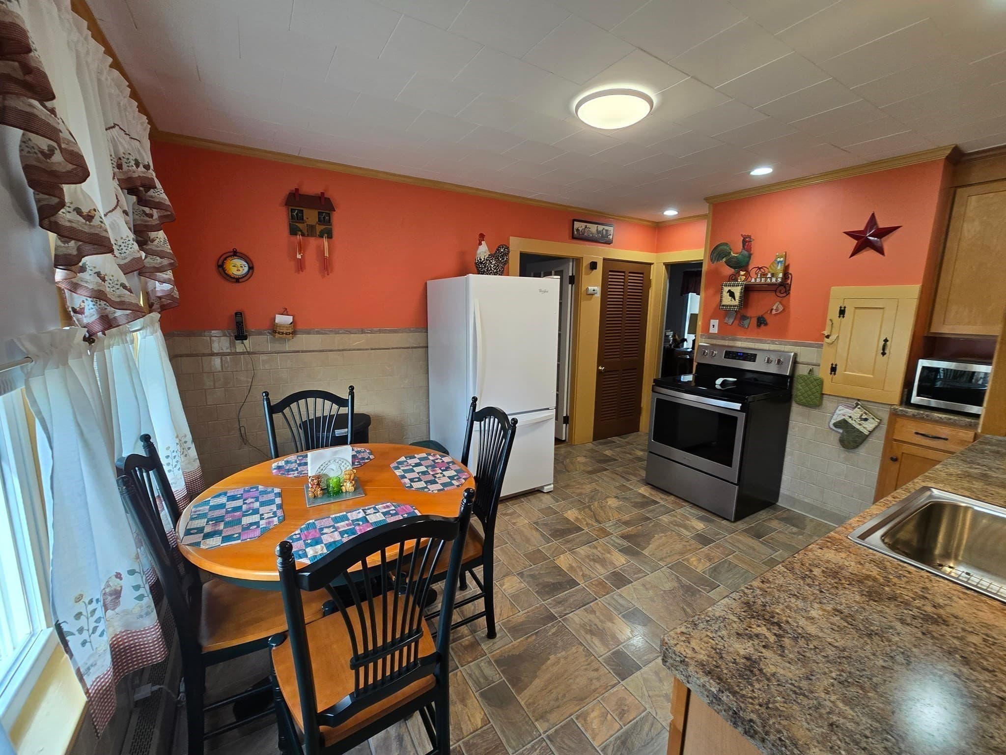 Single Family Residence at 5 Hoffman St, Taunton MA 02780, Taunton, photo 22 of 41