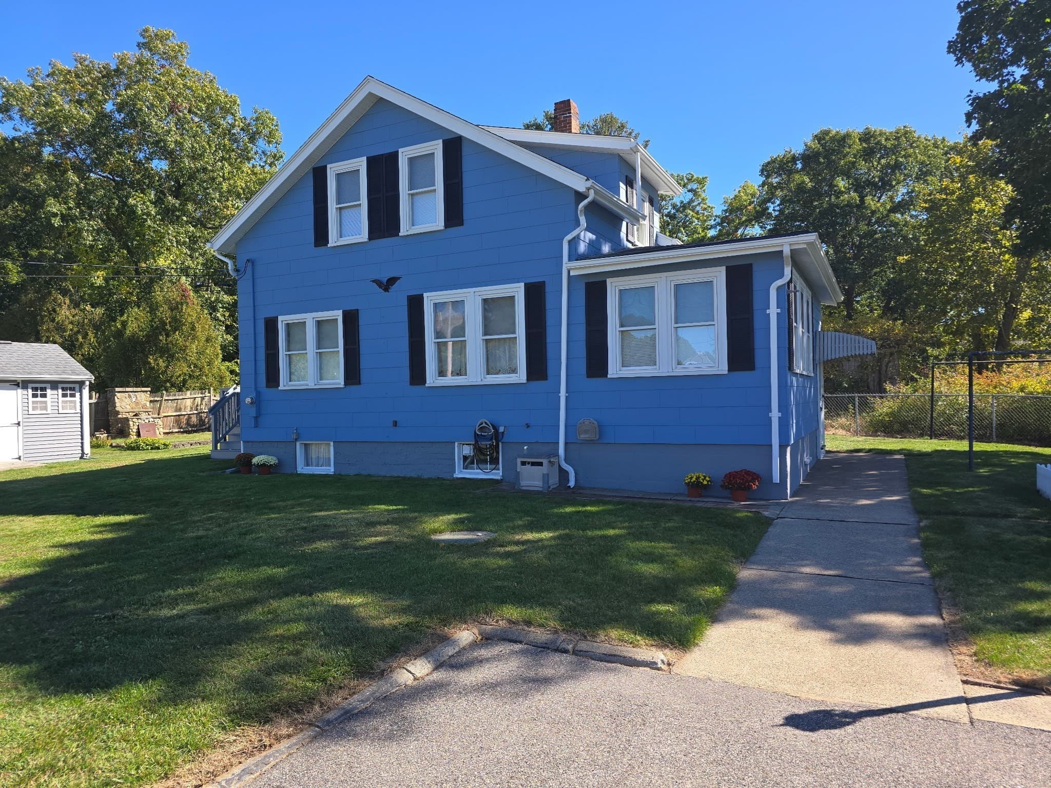 5 Hoffman St, Taunton MA 02780