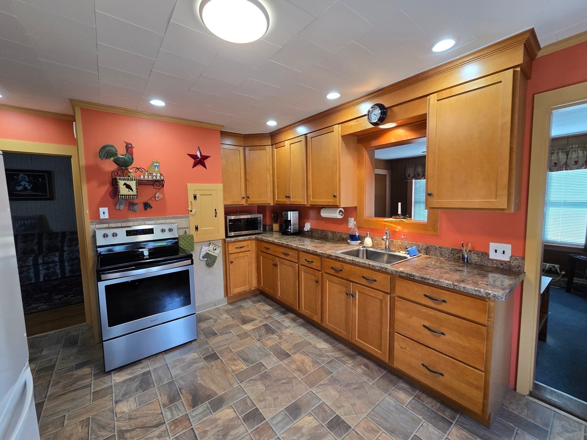 Single Family Residence at 5 Hoffman St, Taunton MA 02780, Taunton, photo 20 of 41