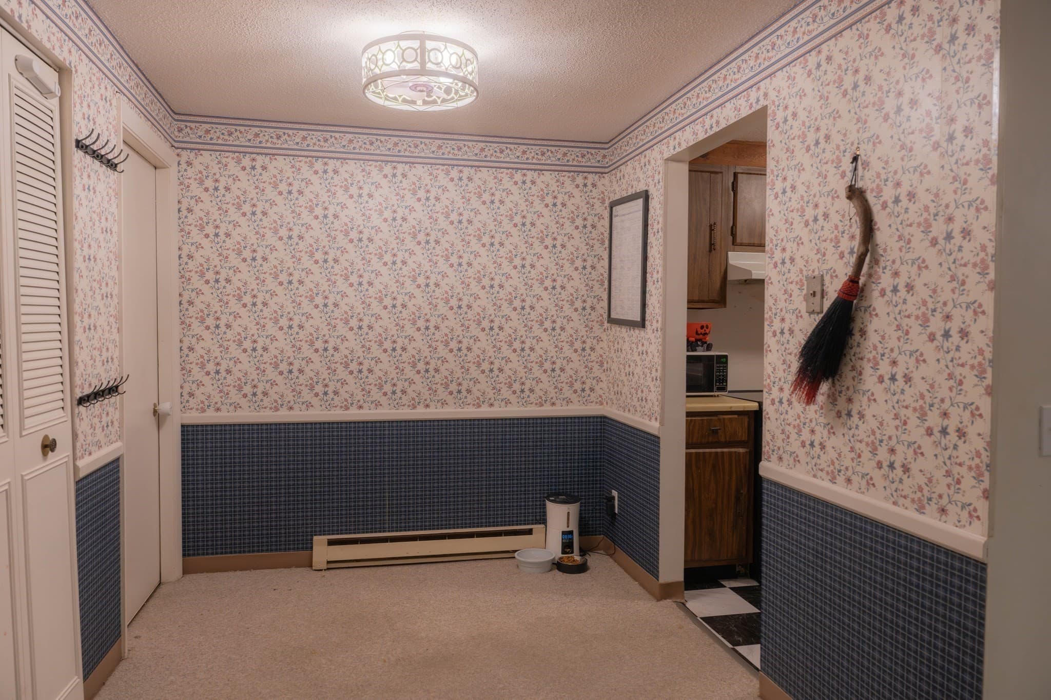 Condominium at 129 Quaker Hwy # 22A, Uxbridge MA 01569, Uxbridge, photo 7 of 22