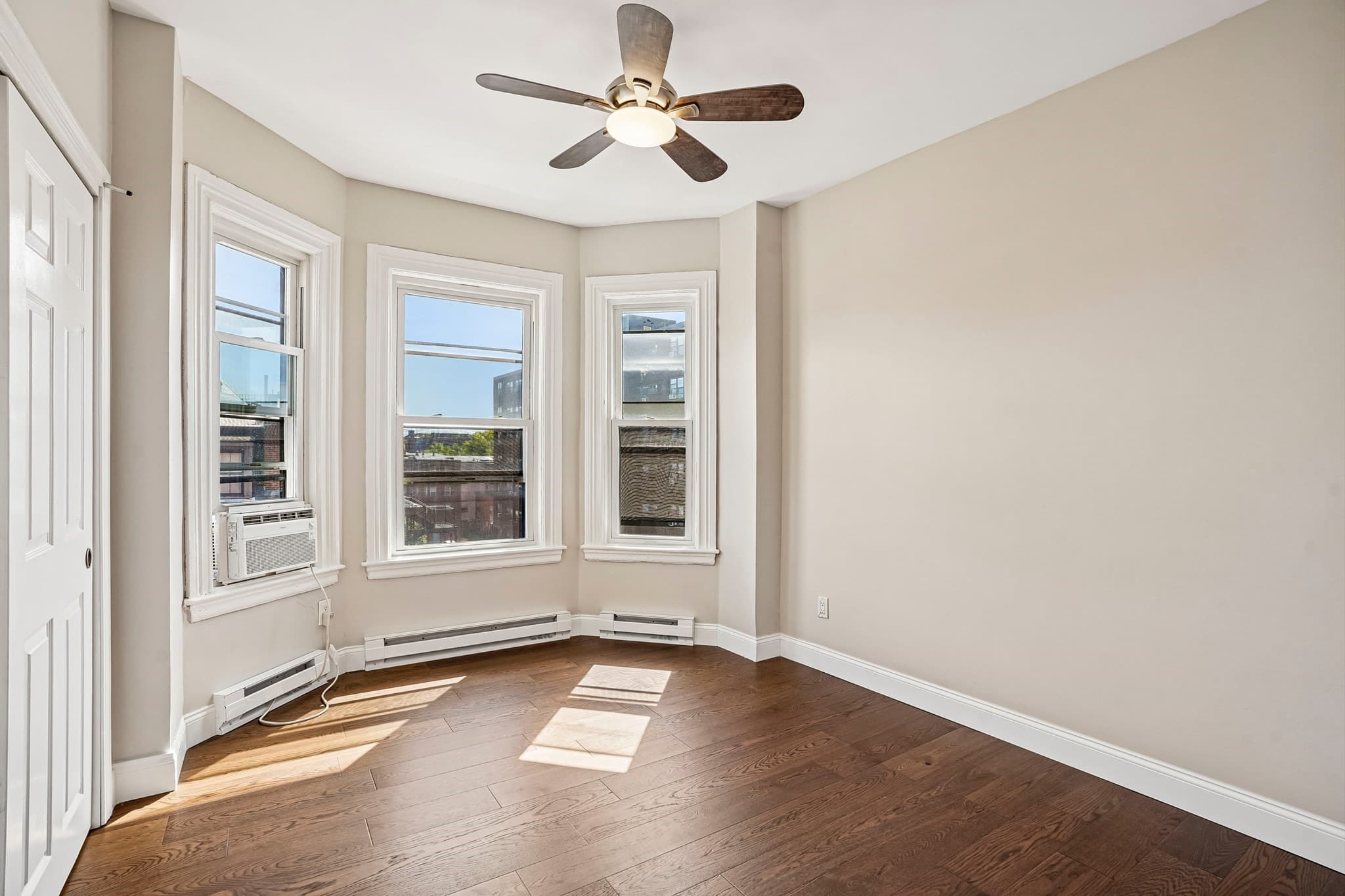 Condominium at 583 Massachusetts Ave # 5, Boston MA 02118, Boston, photo 13 of 24
