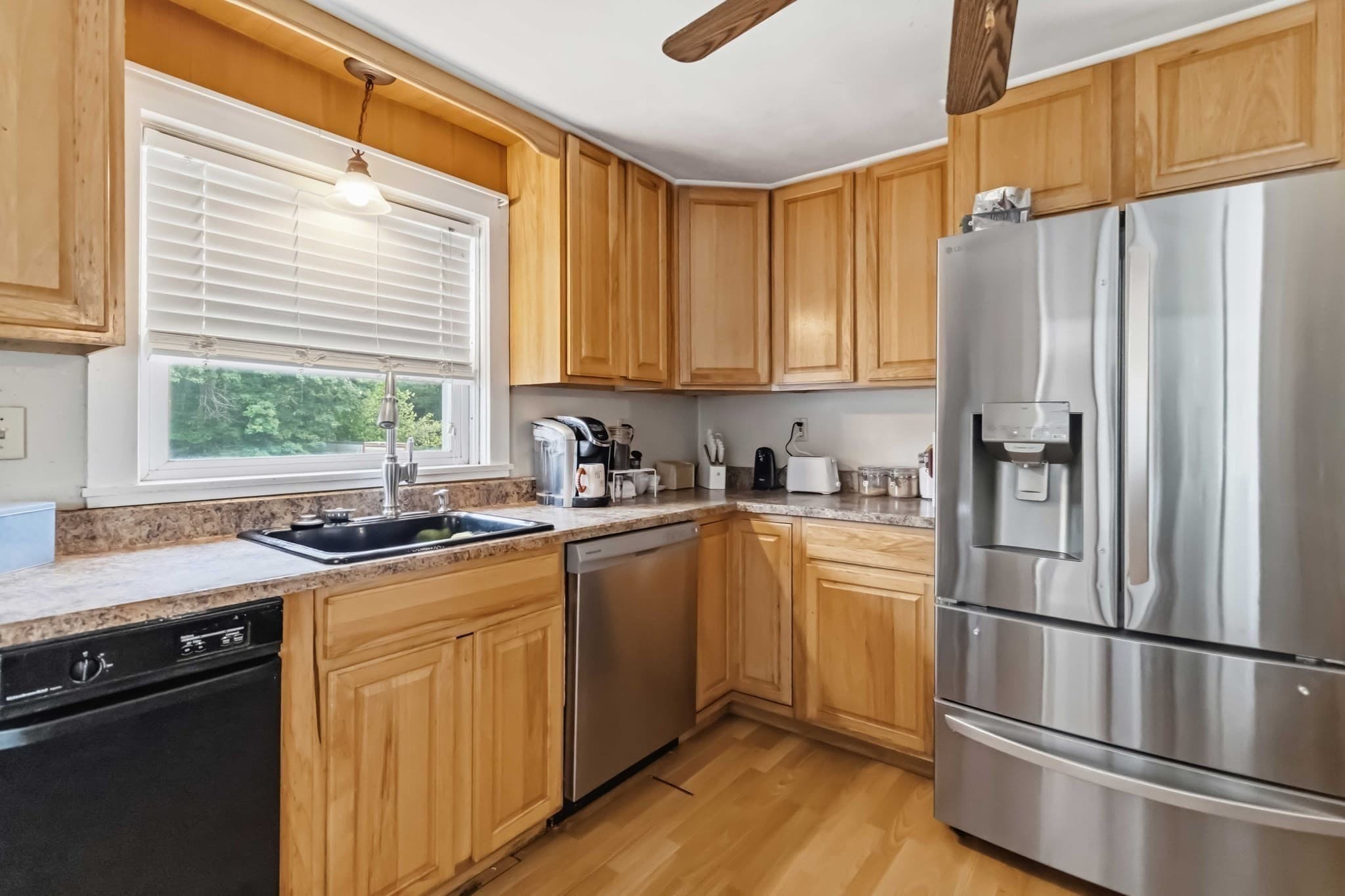 Single Family Residence at 14 Highland Ave, Taunton MA 02780, Taunton, photo 7 of 42