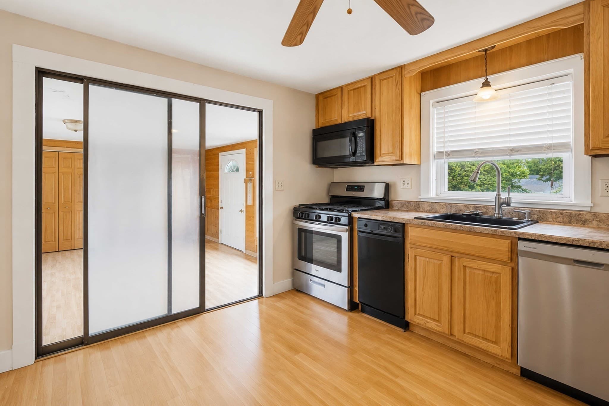 Single Family Residence at 14 Highland Ave, Taunton MA 02780, Taunton, photo 9 of 42