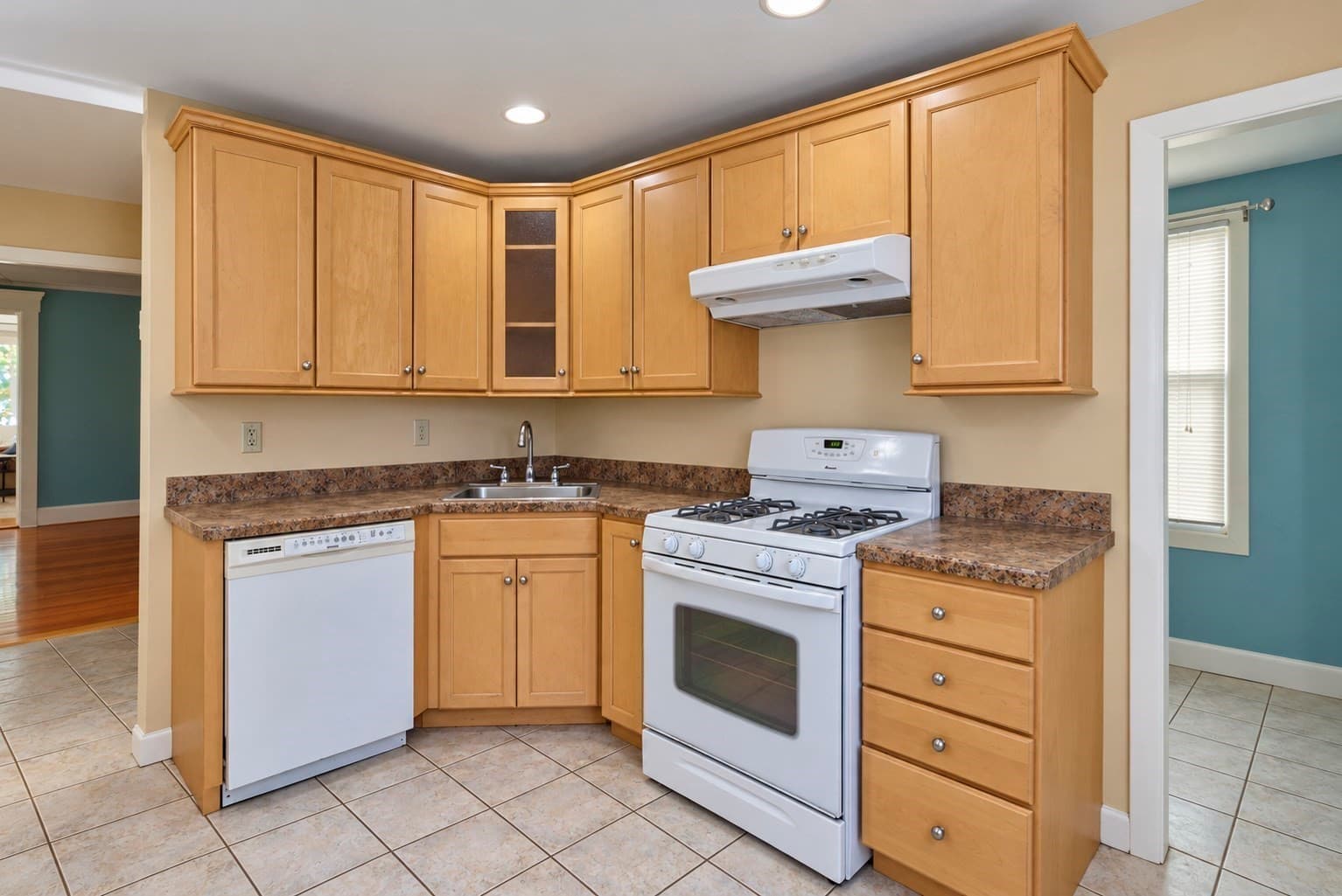 2 Family - 2 Units Up/Down at 76 Atlantic St, New Bedford MA 02740, New Bedford, photo 15 of 23