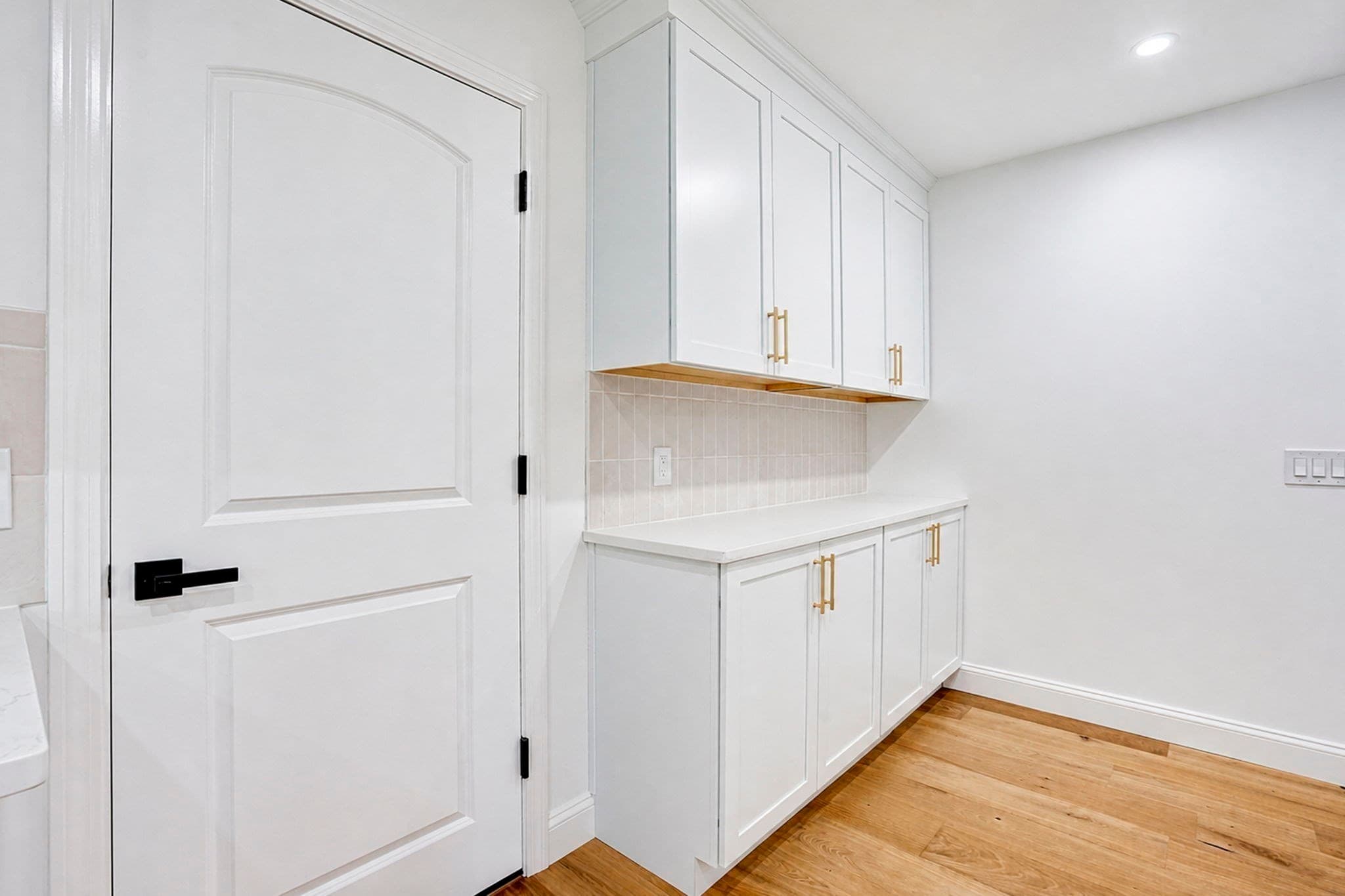 Single Family Residence at 127 Magnolia Cir, Longmeadow MA 01106, Longmeadow, photo 12 of 27