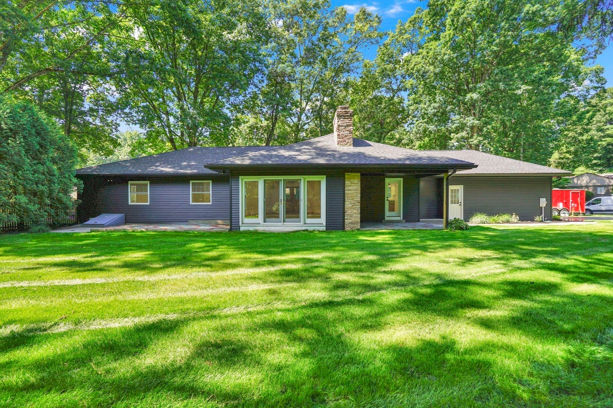 Single Family Residence at 127 Magnolia Cir, Longmeadow MA 01106, Longmeadow, photo 5 of 27