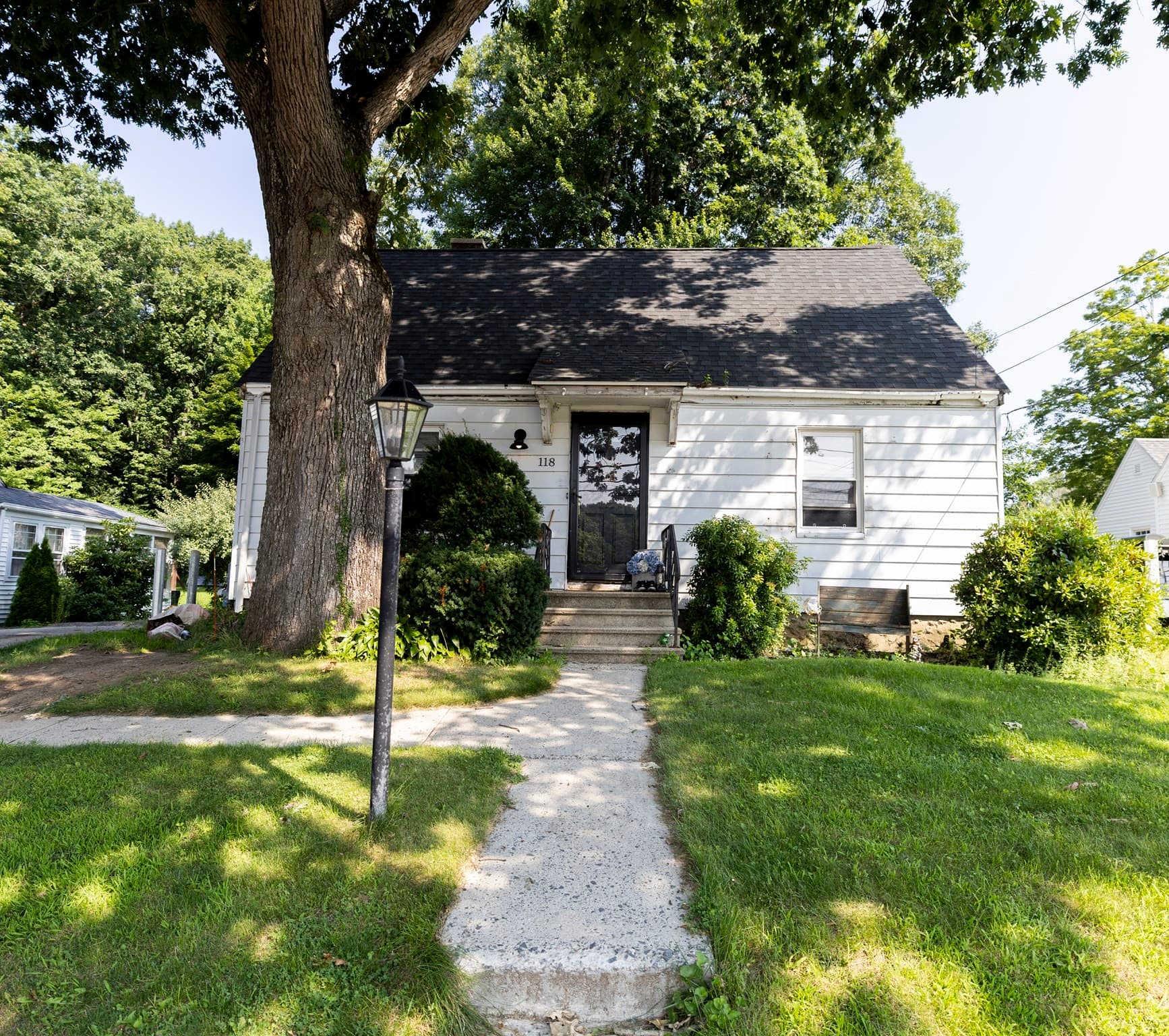Single Family Residence at 118 Ararat St, Worcester MA 01606, Worcester, photo 2 of 21