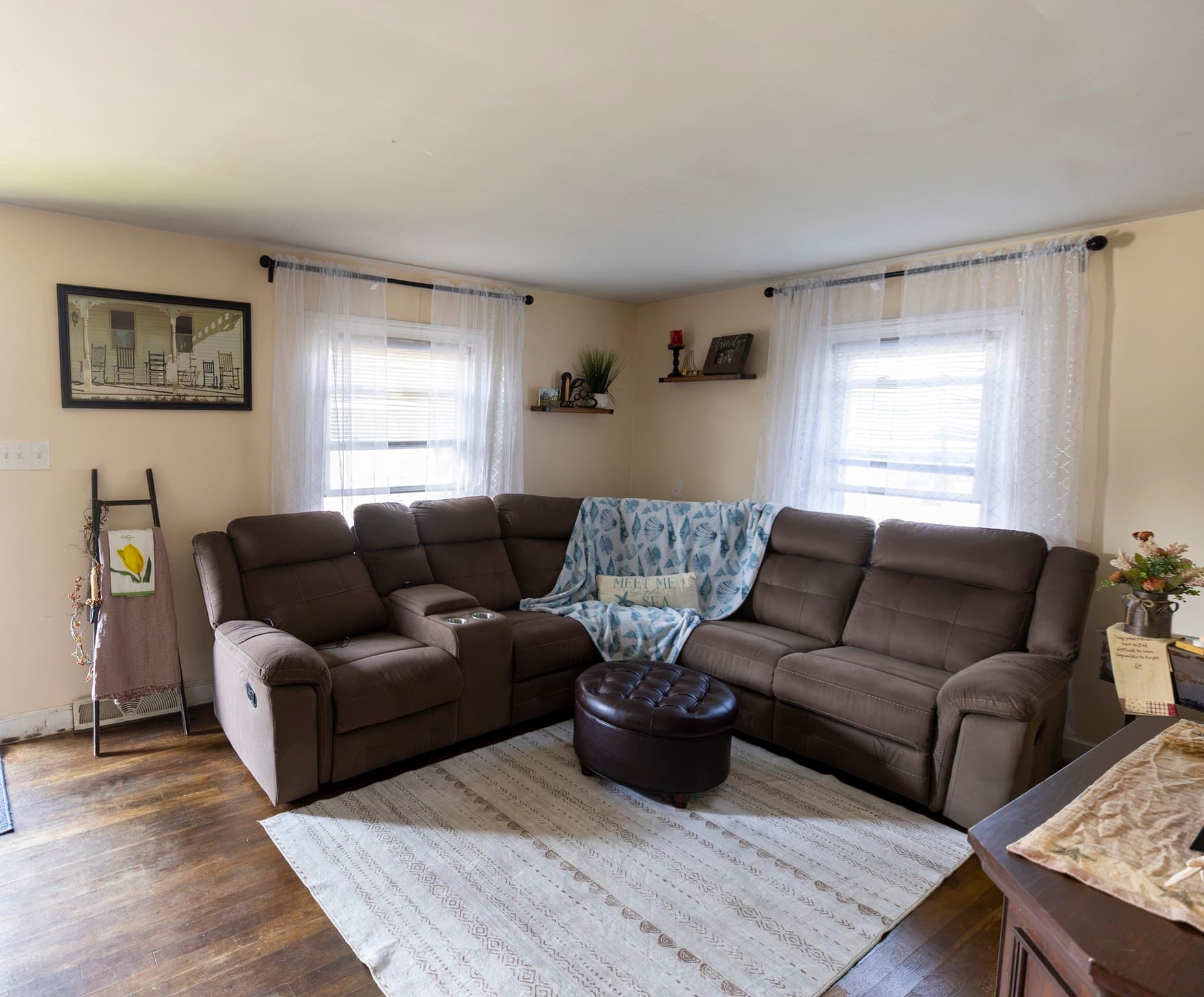 Single Family Residence at 118 Ararat St, Worcester MA 01606, Worcester, photo 3 of 21