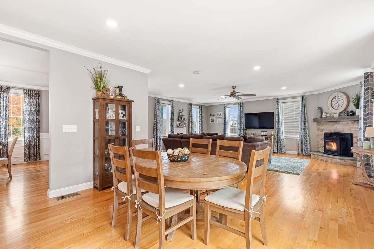 Single Family Residence at 705 County St, Seekonk MA 02771, Seekonk, photo 10 of 35