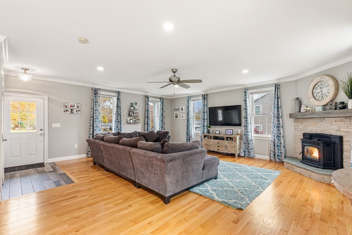 Single Family Residence at 705 County St, Seekonk MA 02771, Seekonk, photo 11 of 35