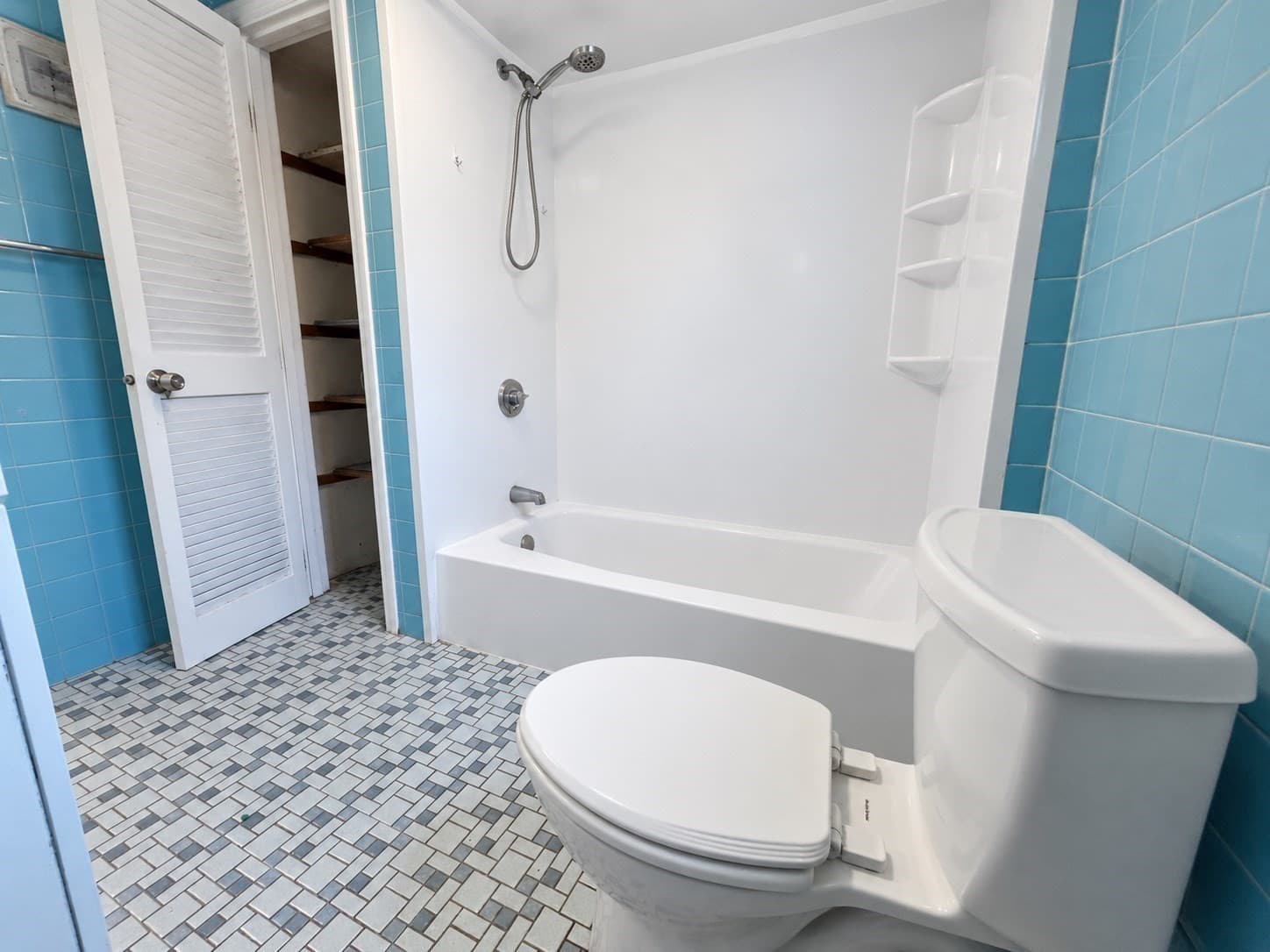 Single Family Residence at 126 Pine Hill Cir, Waltham MA 02451, photo 3 of 28
