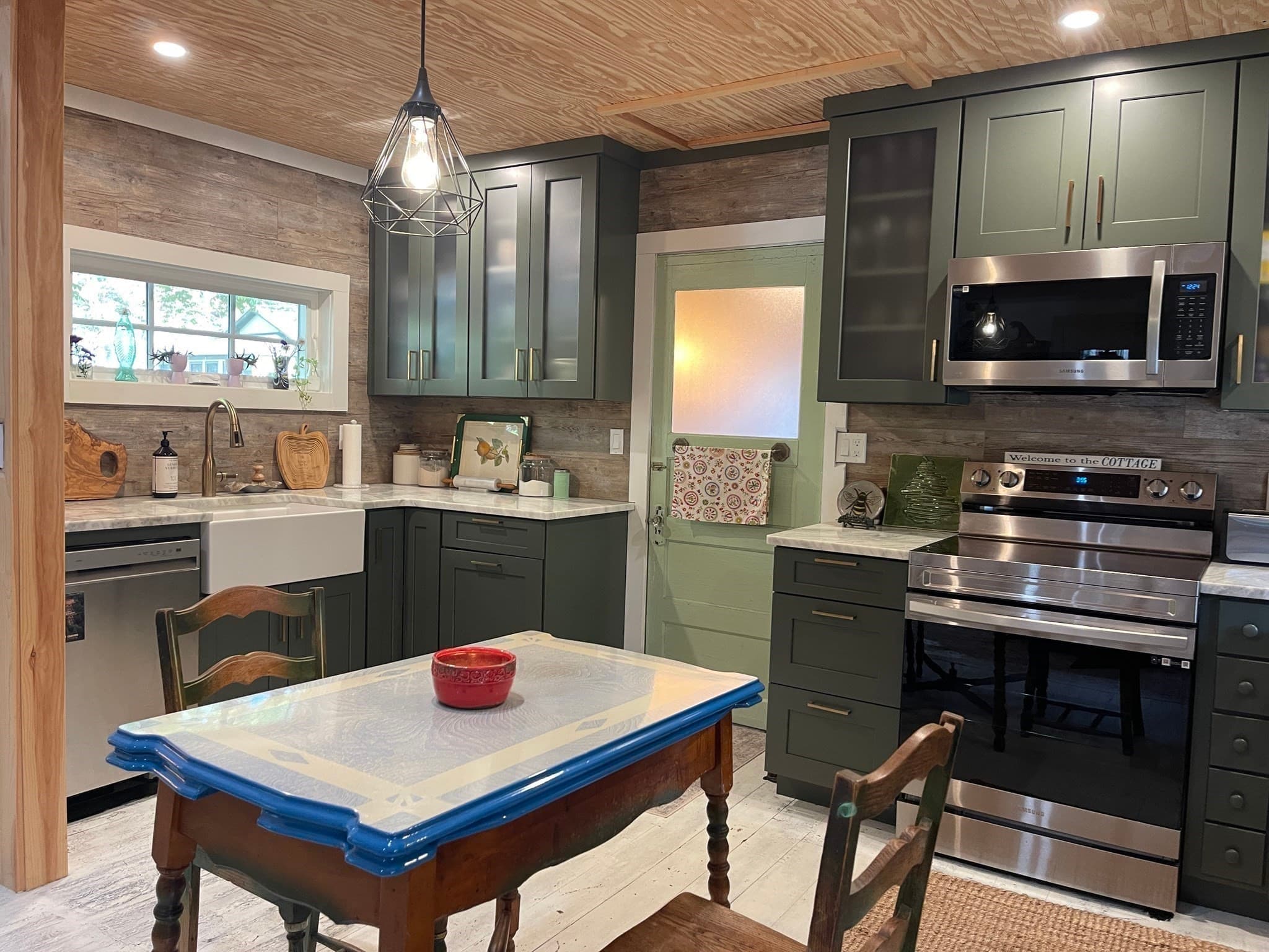 Single Family Residence at 5 Lakeshore Dr, Wales MA 01081, Wales, photo 5 of 33