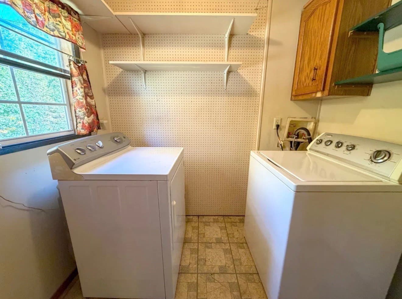 Mobile Home at 403 Tully Rd, Orange MA 01364, Orange, photo 10 of 30