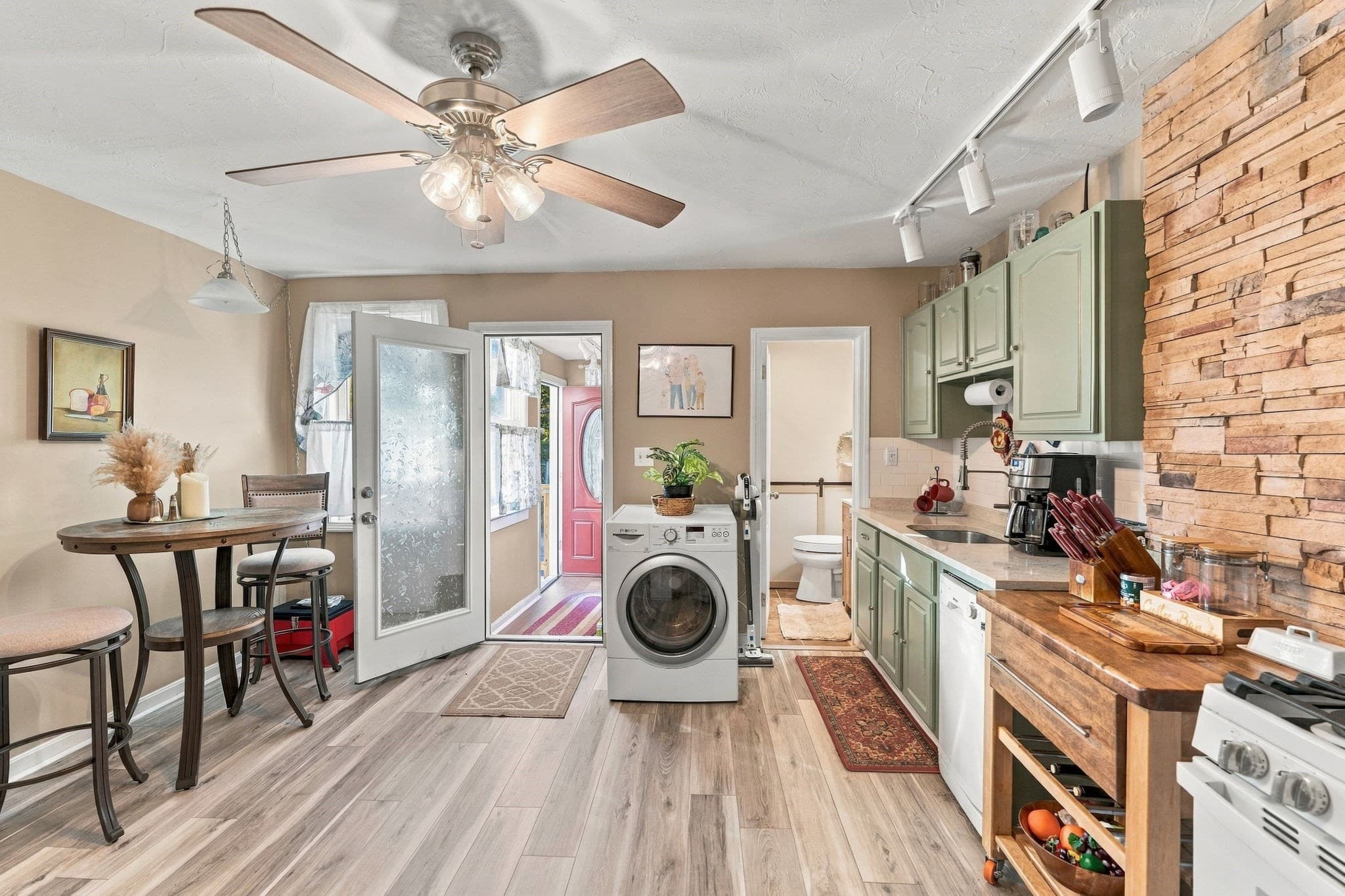 Condominium at 31 Thurston Avenue # 31, Northbridge MA 01534, Northbridge, photo 13 of 34