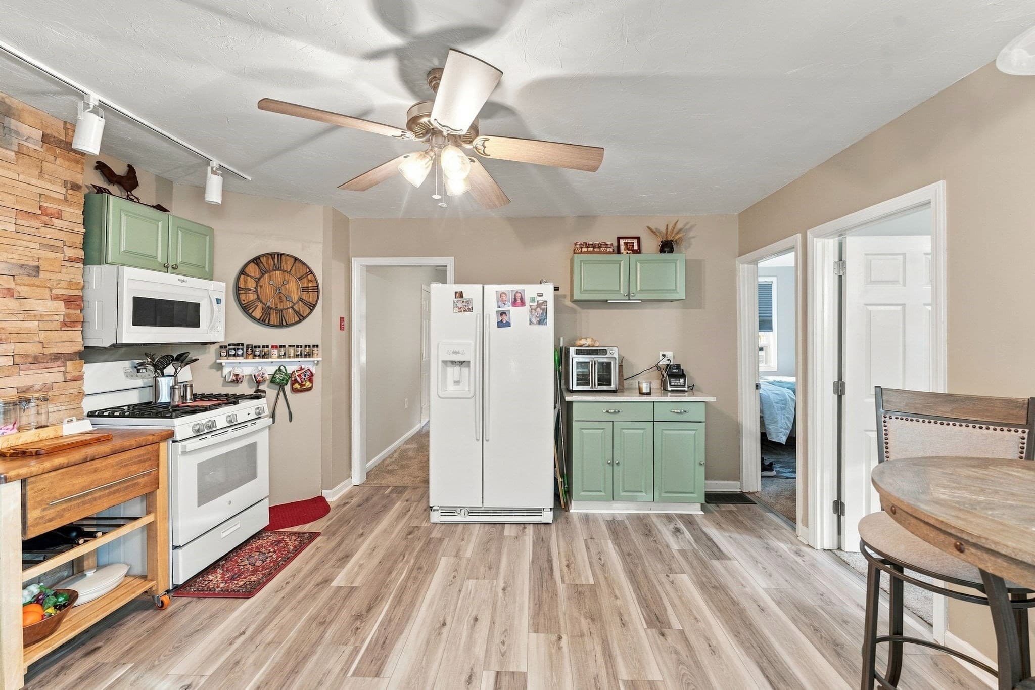 Condominium at 31 Thurston Avenue # 31, Northbridge MA 01534, Northbridge, photo 14 of 34