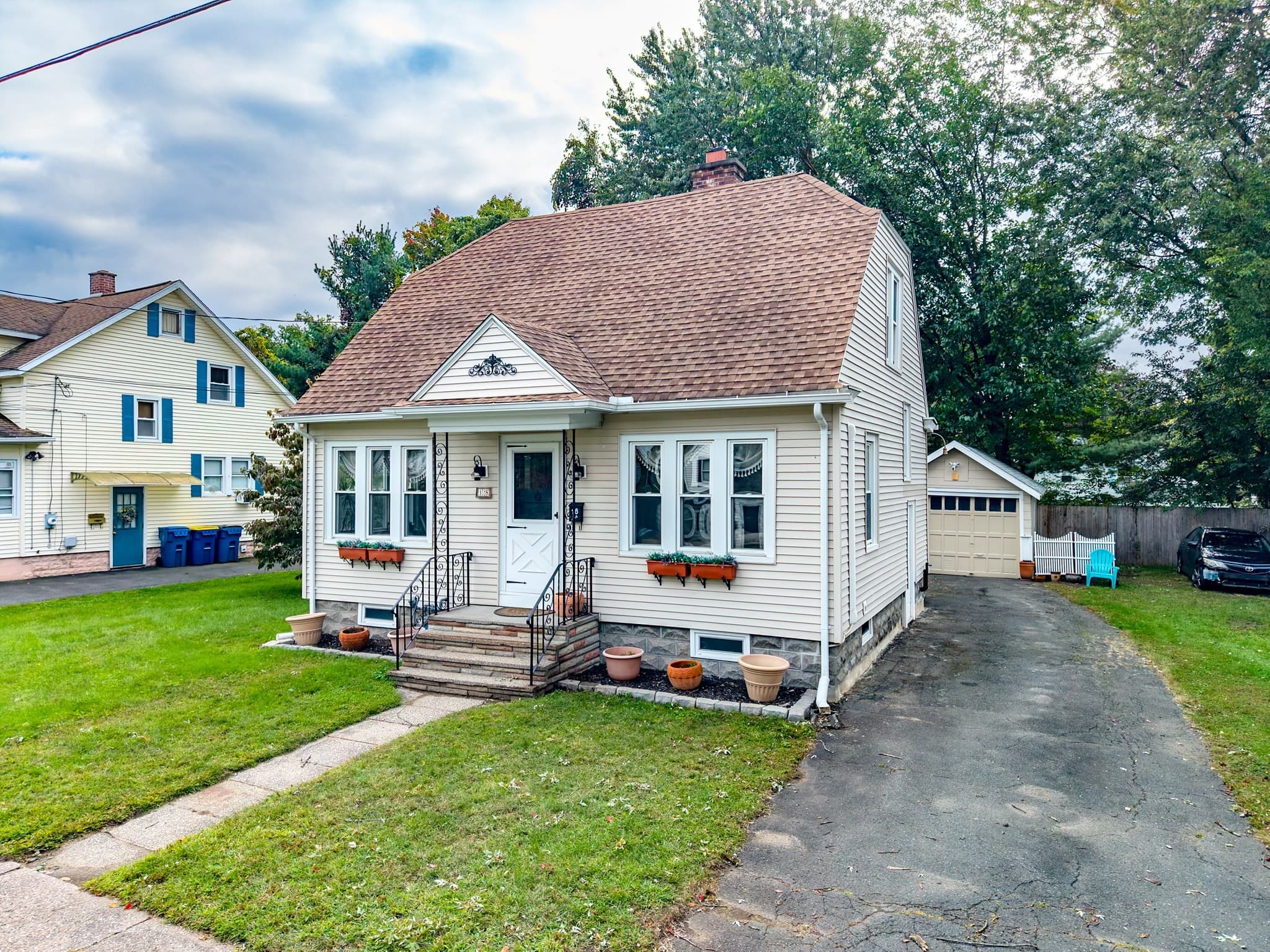 18 Fabyan St, West Springfield MA 01089