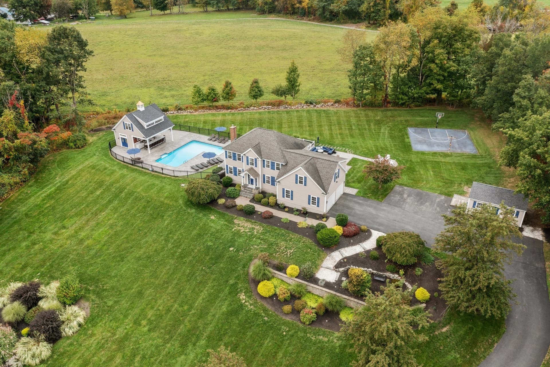 17 Cole Road, Sterling MA 01564