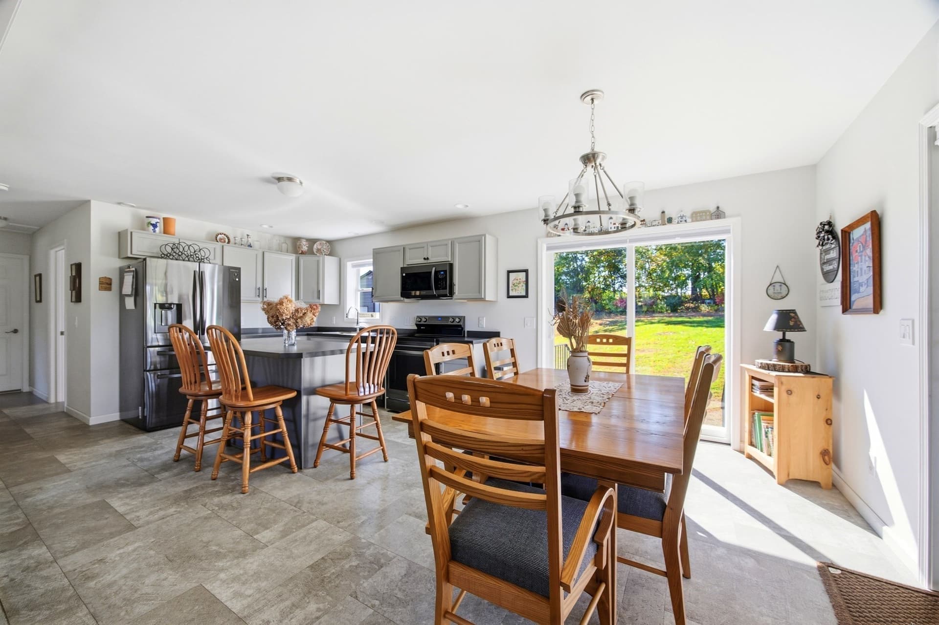 Single Family Residence at 362 Hadley St, South Hadley MA 01075, photo 10 of 36
