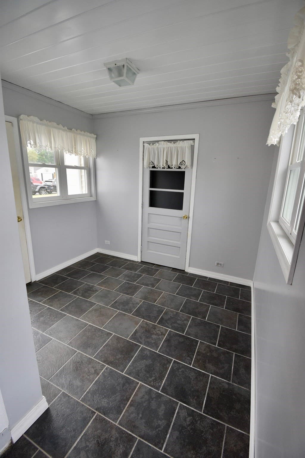 Single Family Residence at 64 Poplar St, Chicopee MA 01013, Chicopee, photo 3 of 24