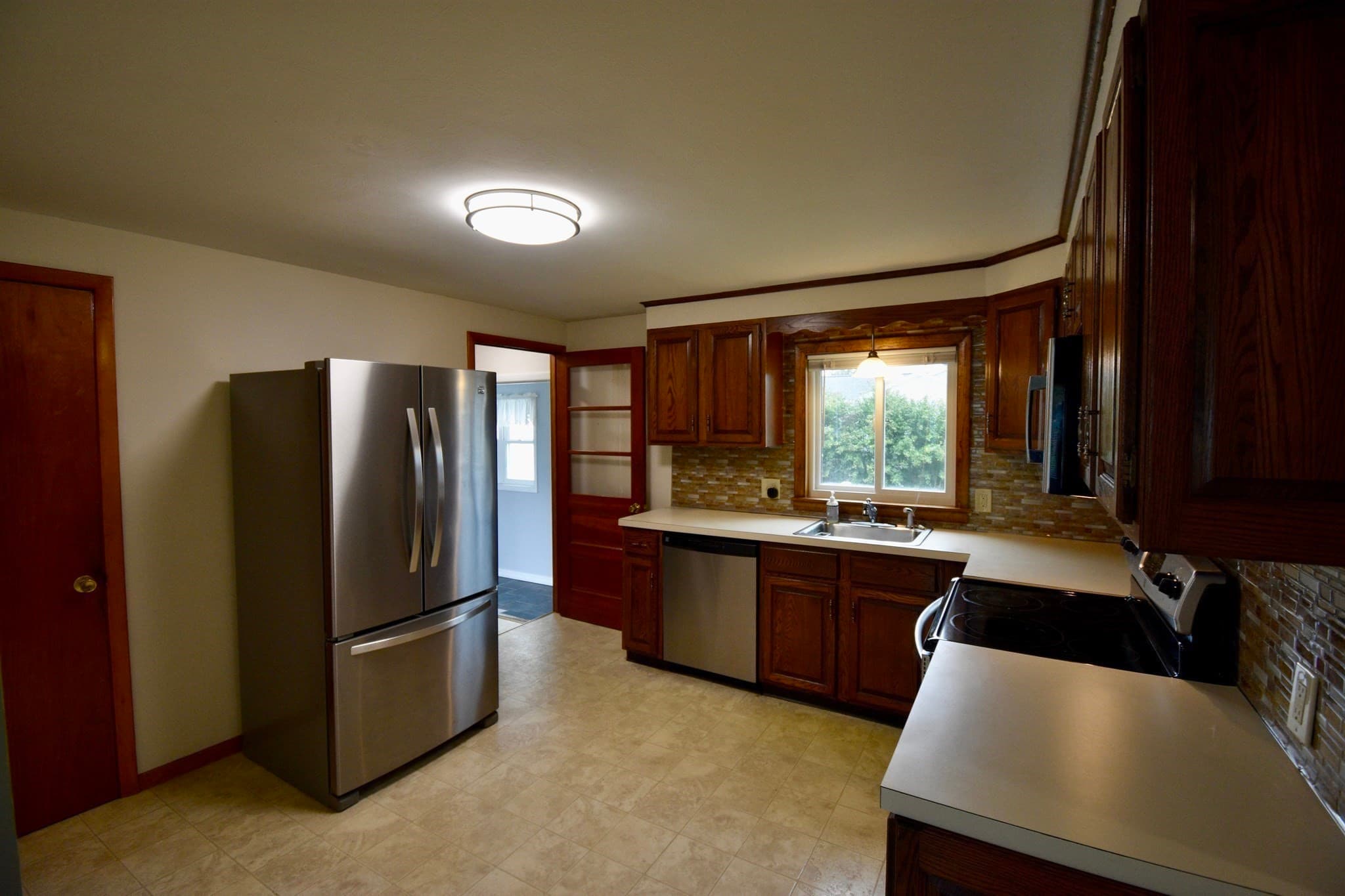 Single Family Residence at 64 Poplar St, Chicopee MA 01013, Chicopee, photo 5 of 24