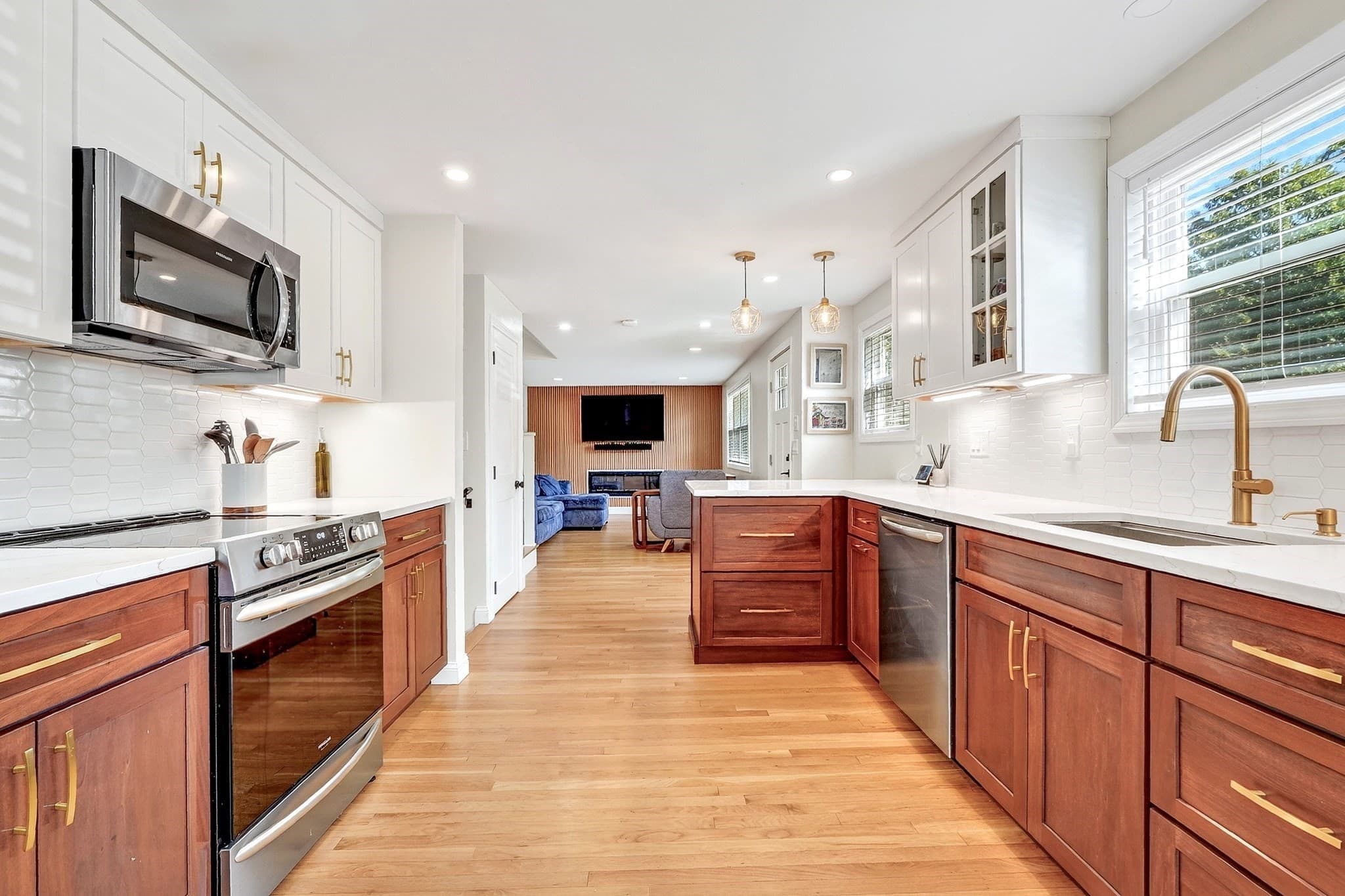 Single Family Residence at 22 Hobson Ave., Wilmington MA 01887, Wilmington, photo 3 of 42