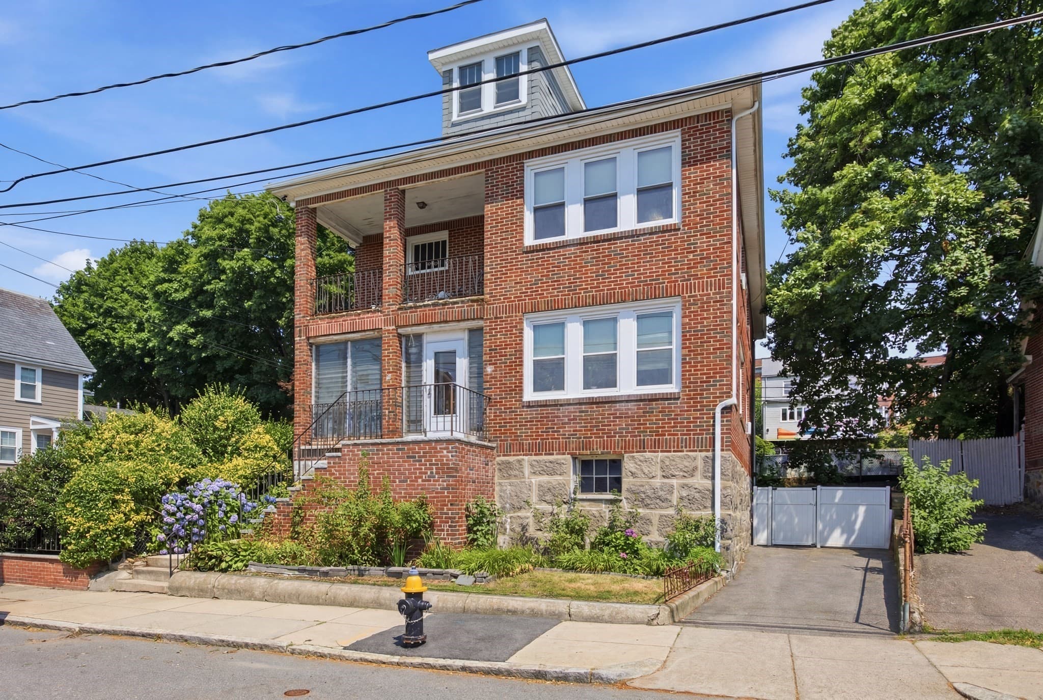 38-40 Franconia St, Boston MA 02122