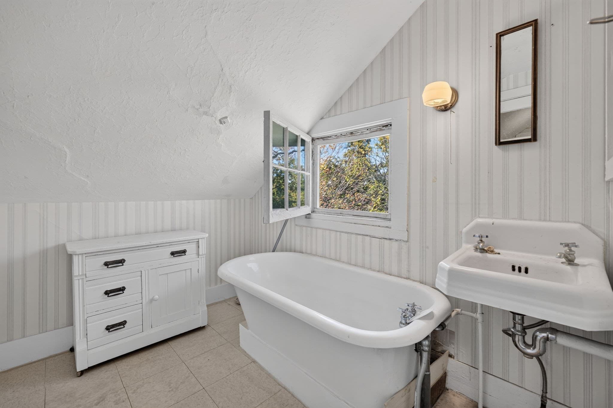 Single Family Residence at 43 Summer St, Taunton MA 02780, Taunton, photo 31 of 42