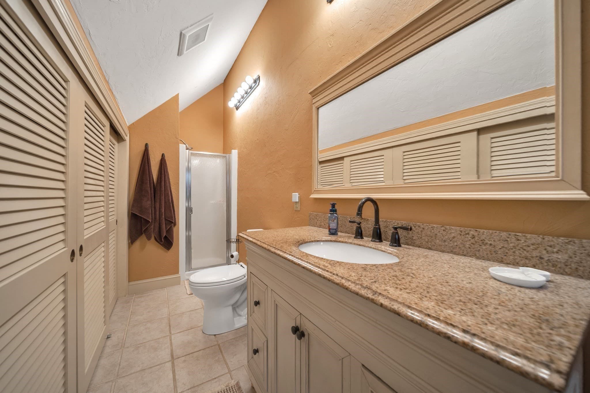 Condominium at 25 Bayberry Dr # 25, Worcester MA 01607, Worcester, photo 13 of 26