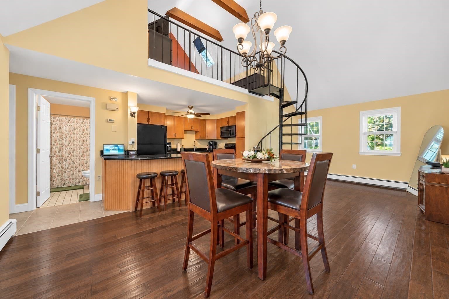 Condominium at 25 Bayberry Dr # 25, Worcester MA 01607, Worcester, photo 3 of 26