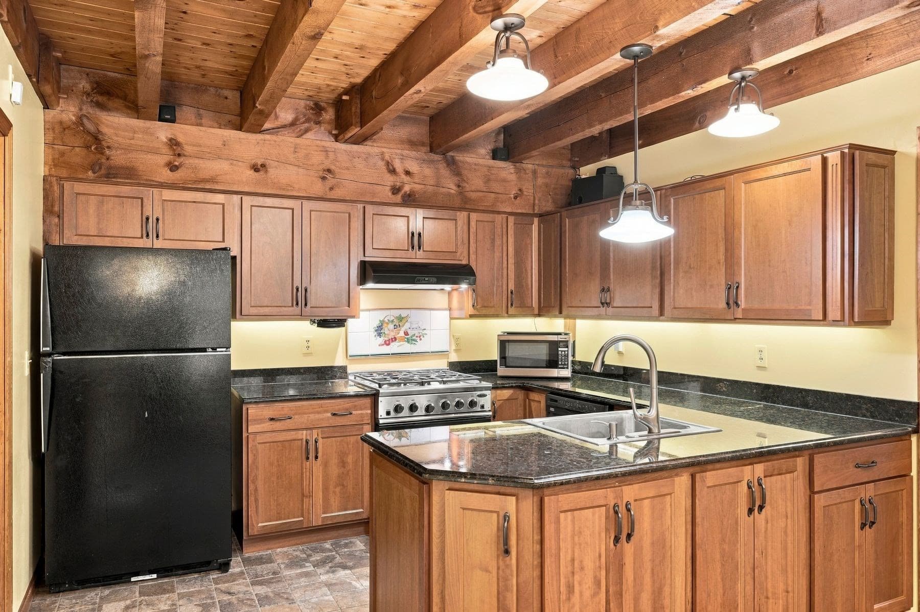 Single Family Residence at 40 Harbor St, Pepperell MA 01463, Pepperell, photo 5 of 42
