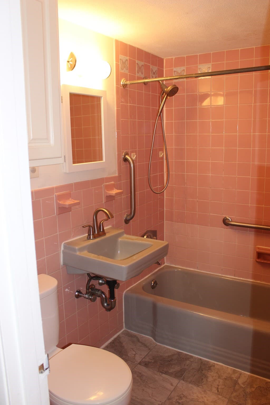 Condominium at 31 Warren St # 4, Waltham MA 02453, photo 13 of 16