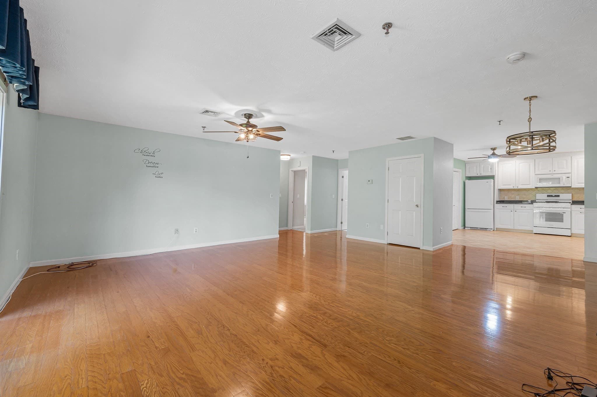 Condominium at 21 Dallas Dr # 202, Dracut MA 01826, Dracut, photo 13 of 29
