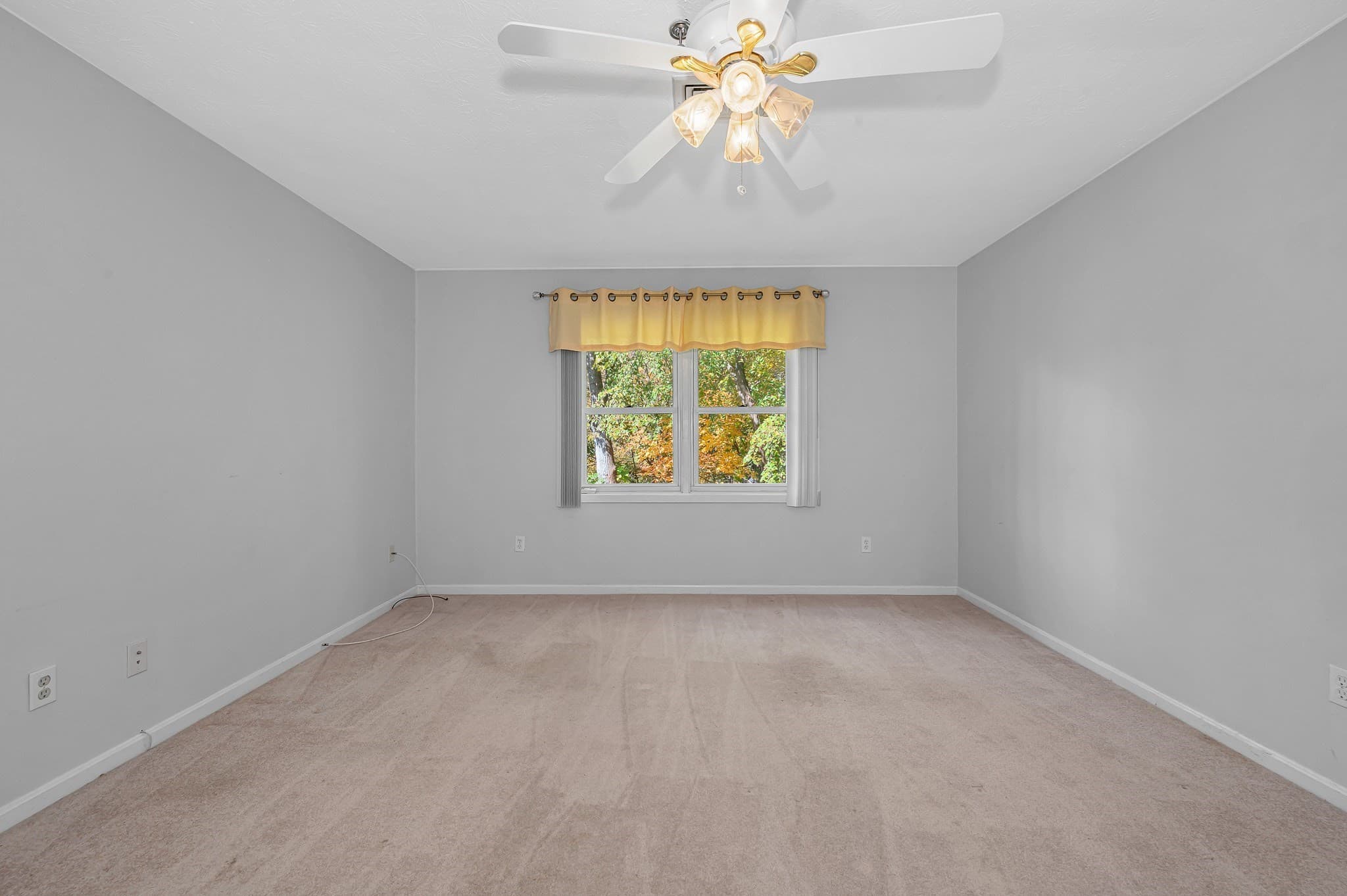 Condominium at 21 Dallas Dr # 202, Dracut MA 01826, Dracut, photo 17 of 29