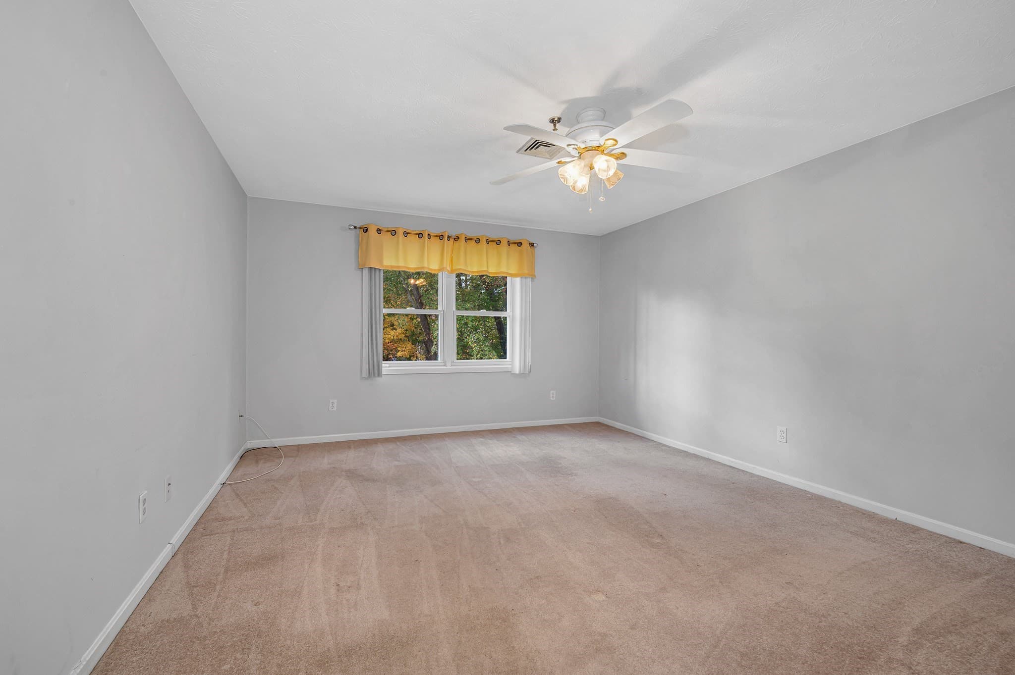 Condominium at 21 Dallas Dr # 202, Dracut MA 01826, Dracut, photo 16 of 29