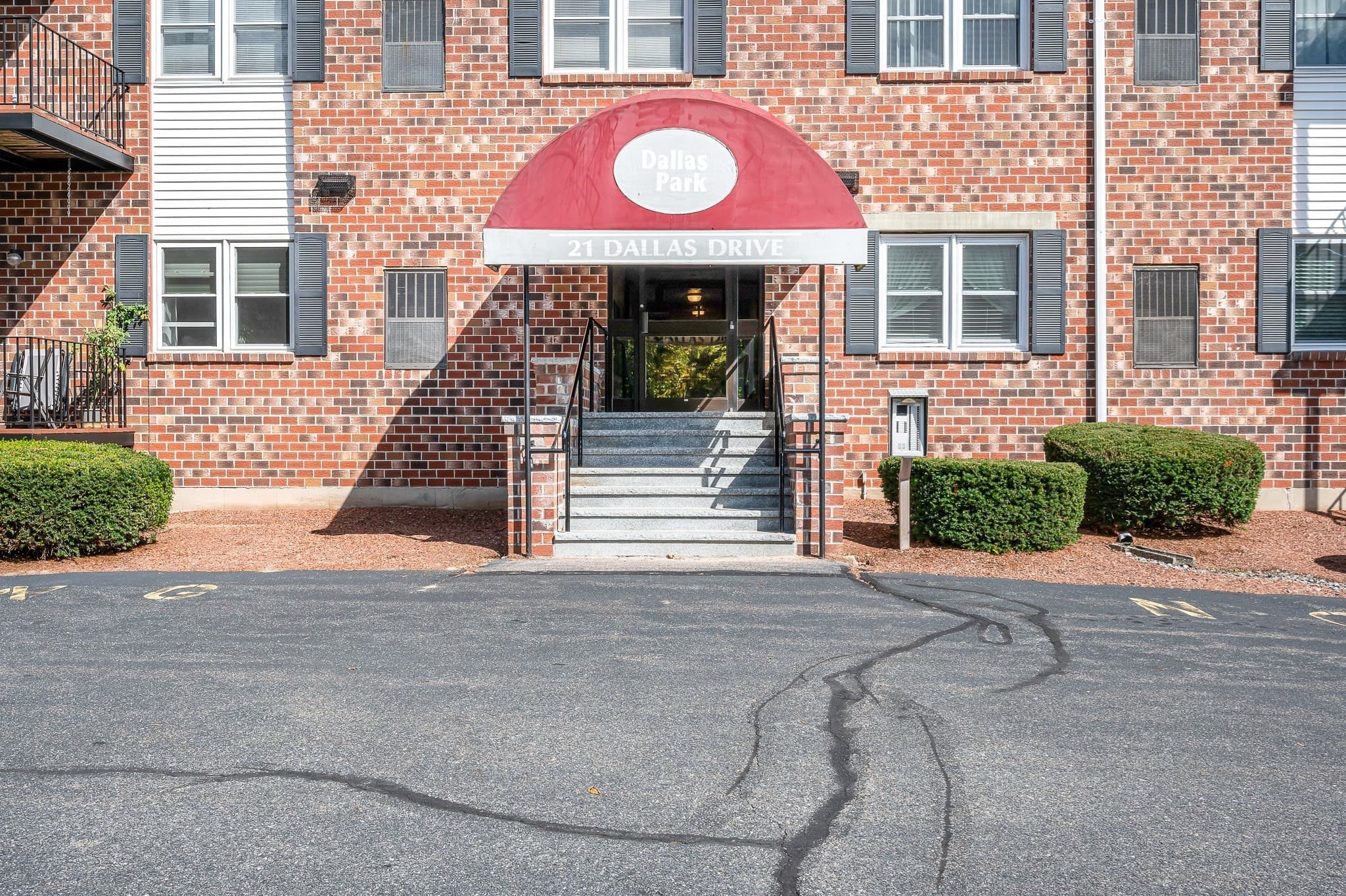 21 Dallas Dr # 202, Dracut MA 01826