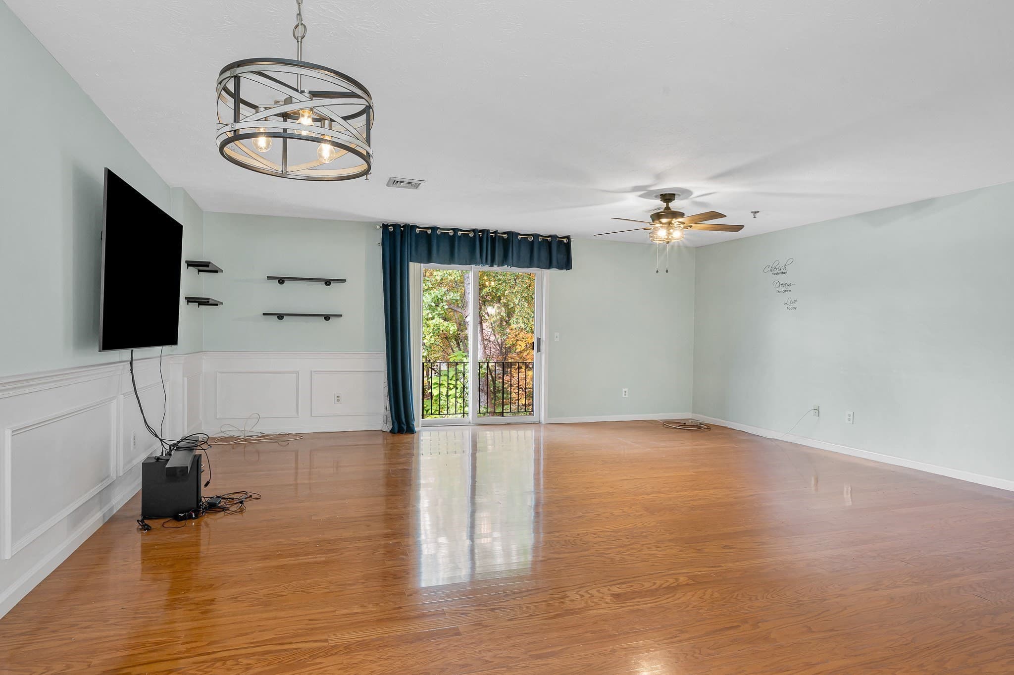 Condominium at 21 Dallas Dr # 202, Dracut MA 01826, Dracut, photo 9 of 29