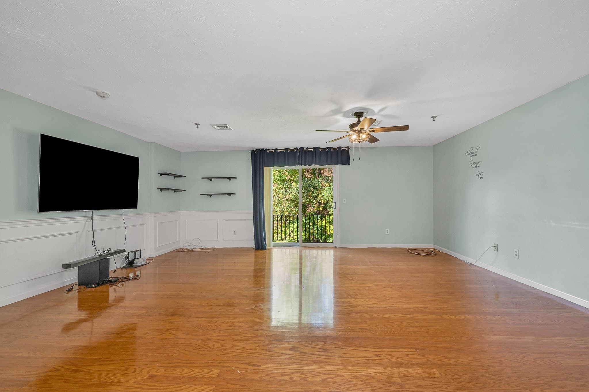Condominium at 21 Dallas Dr # 202, Dracut MA 01826, Dracut, photo 10 of 29