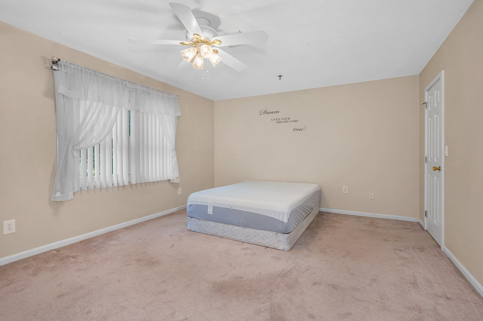 Condominium at 21 Dallas Dr # 202, Dracut MA 01826, Dracut, photo 19 of 29