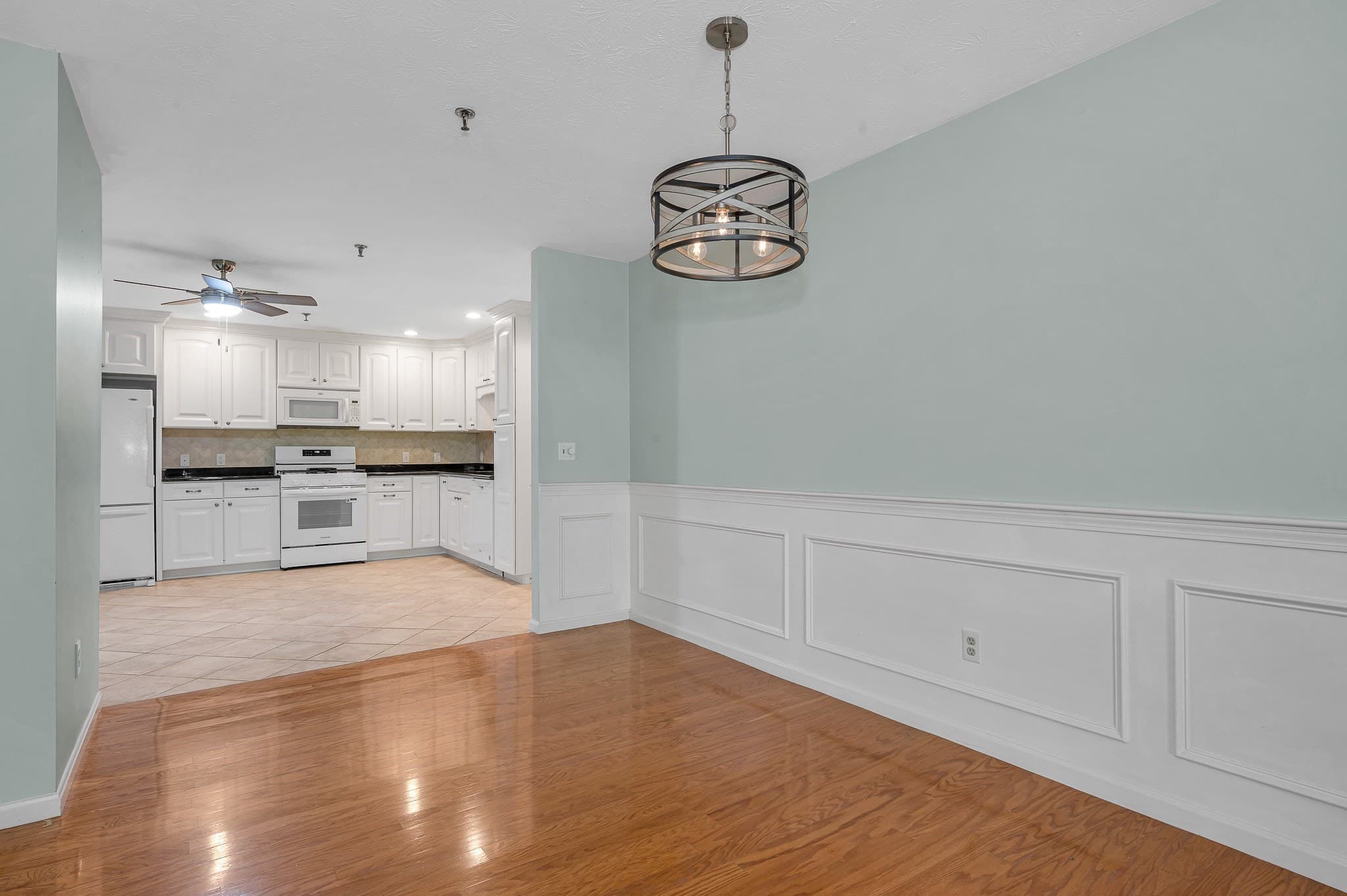 Condominium at 21 Dallas Dr # 202, Dracut MA 01826, Dracut, photo 8 of 29