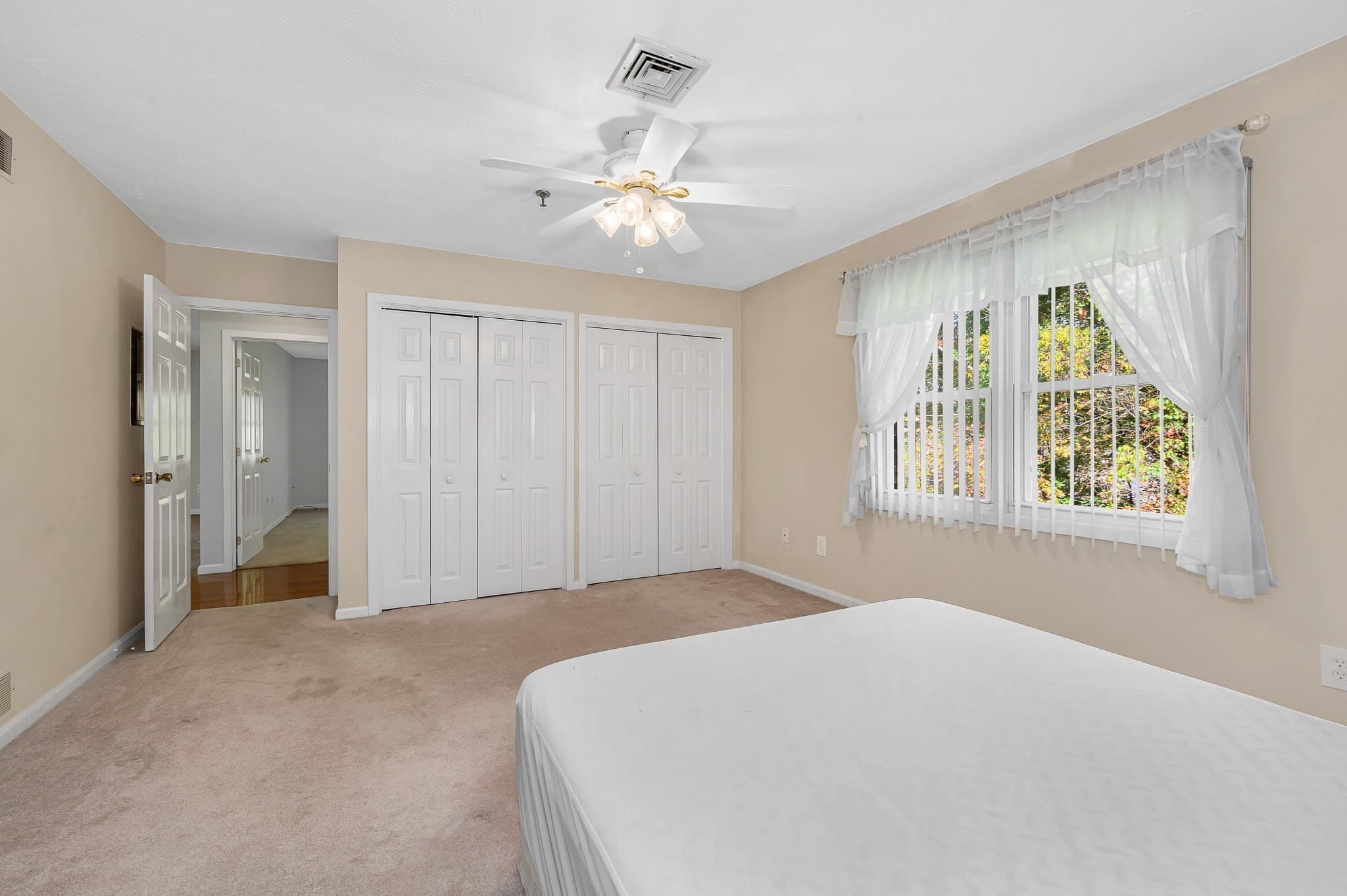 Condominium at 21 Dallas Dr # 202, Dracut MA 01826, Dracut, photo 21 of 29