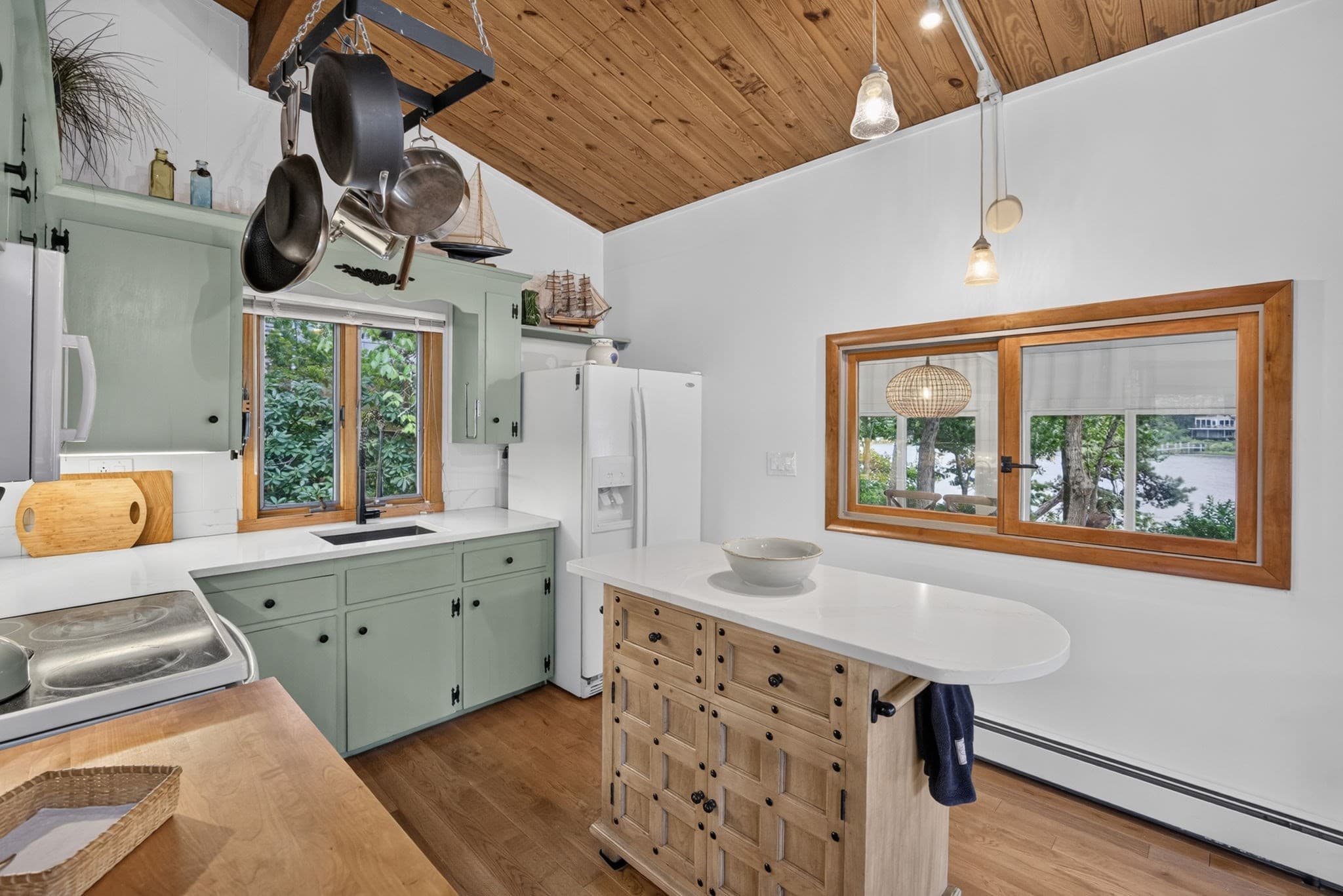 Single Family Residence at 63 Seatucket Road, Falmouth MA 02536, photo 16 of 39
